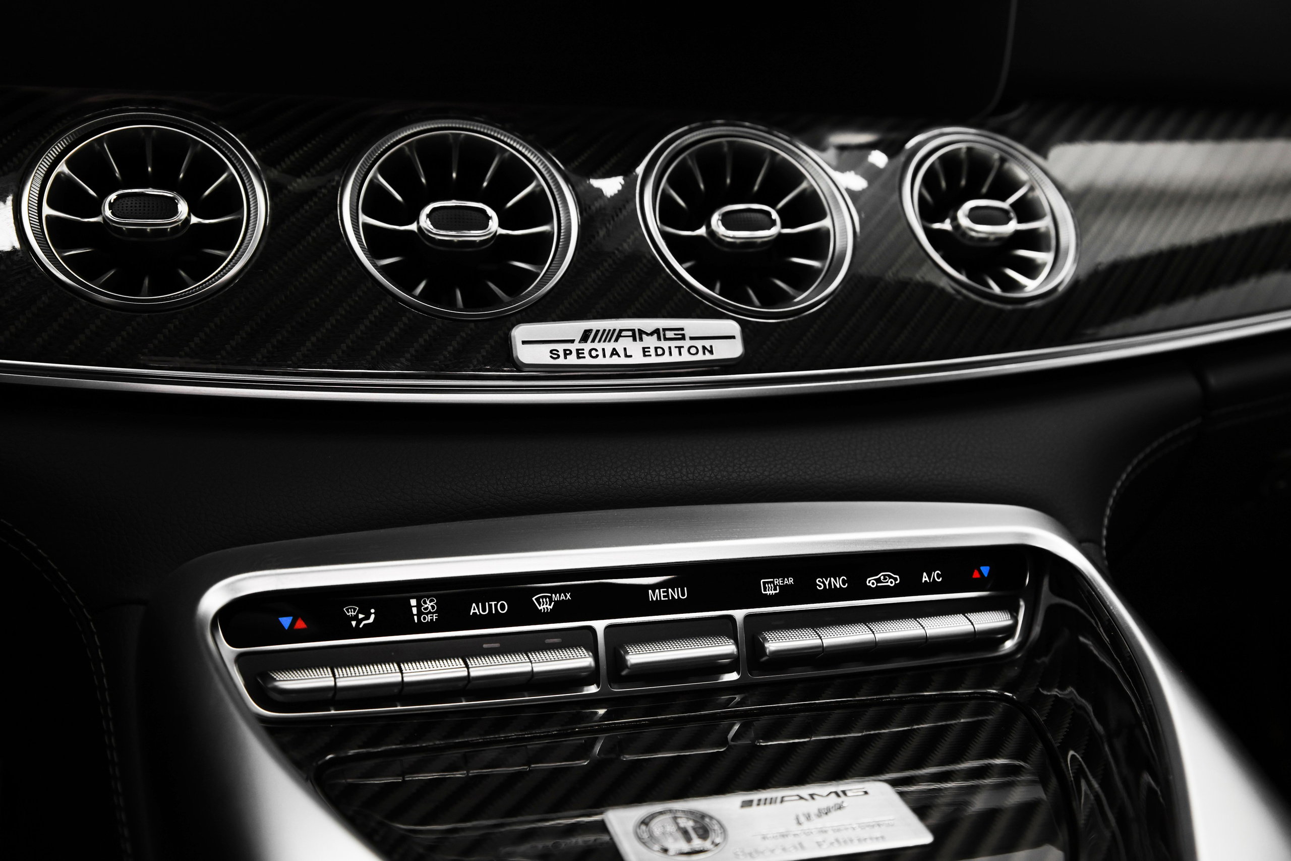 2019 MERCEDES BENZ GT63s AMG. Mixturecaptures