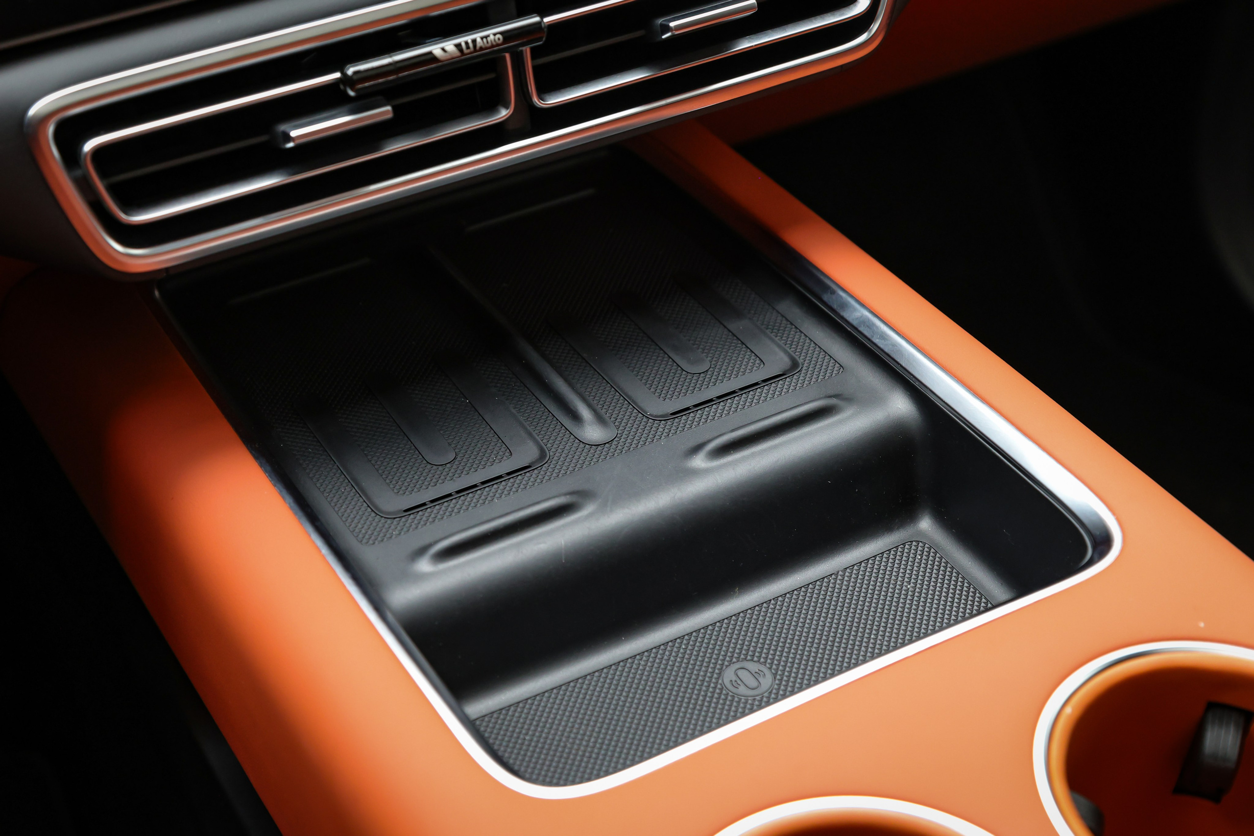 2024 LIXIANG L6. Mixturecaptures