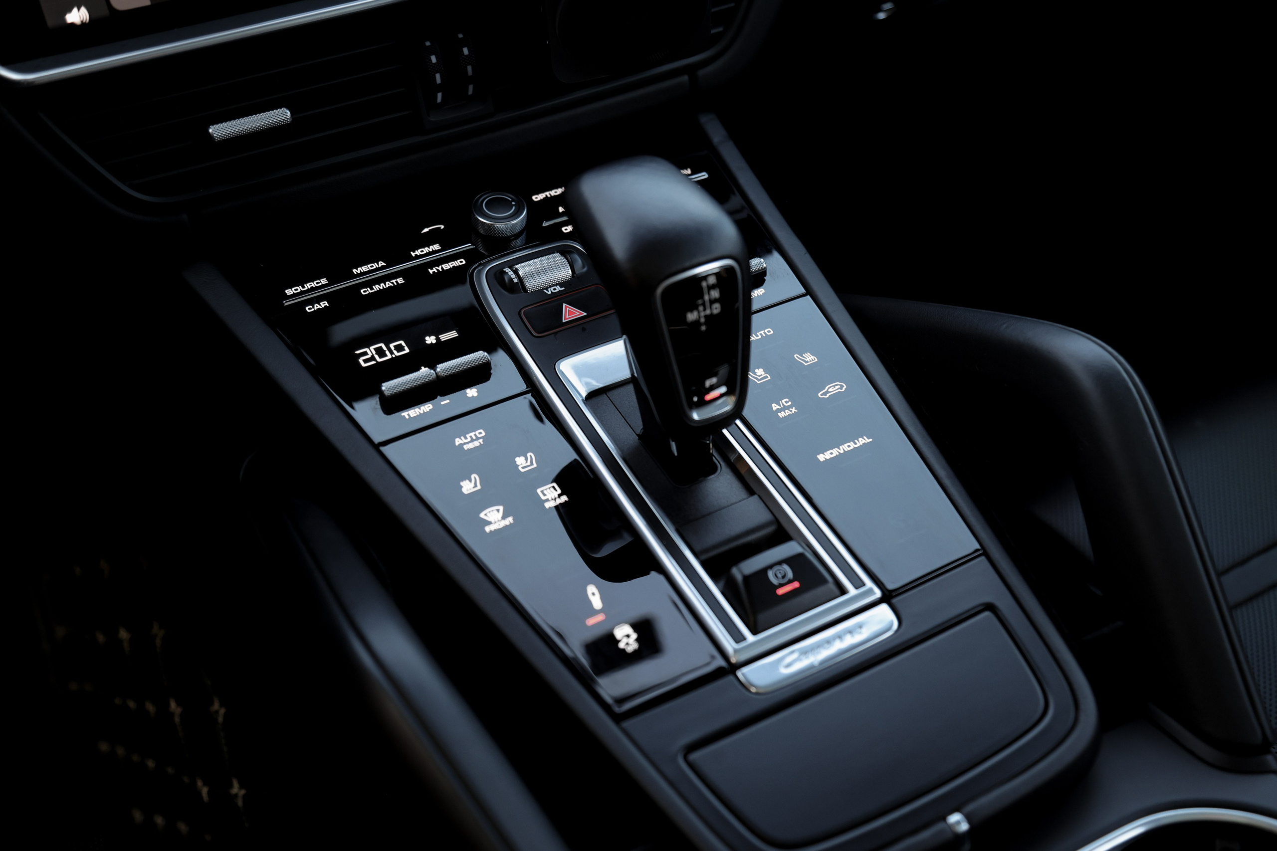 2020 Porsche Cayenne 3.0 AT. Mixturecaptures