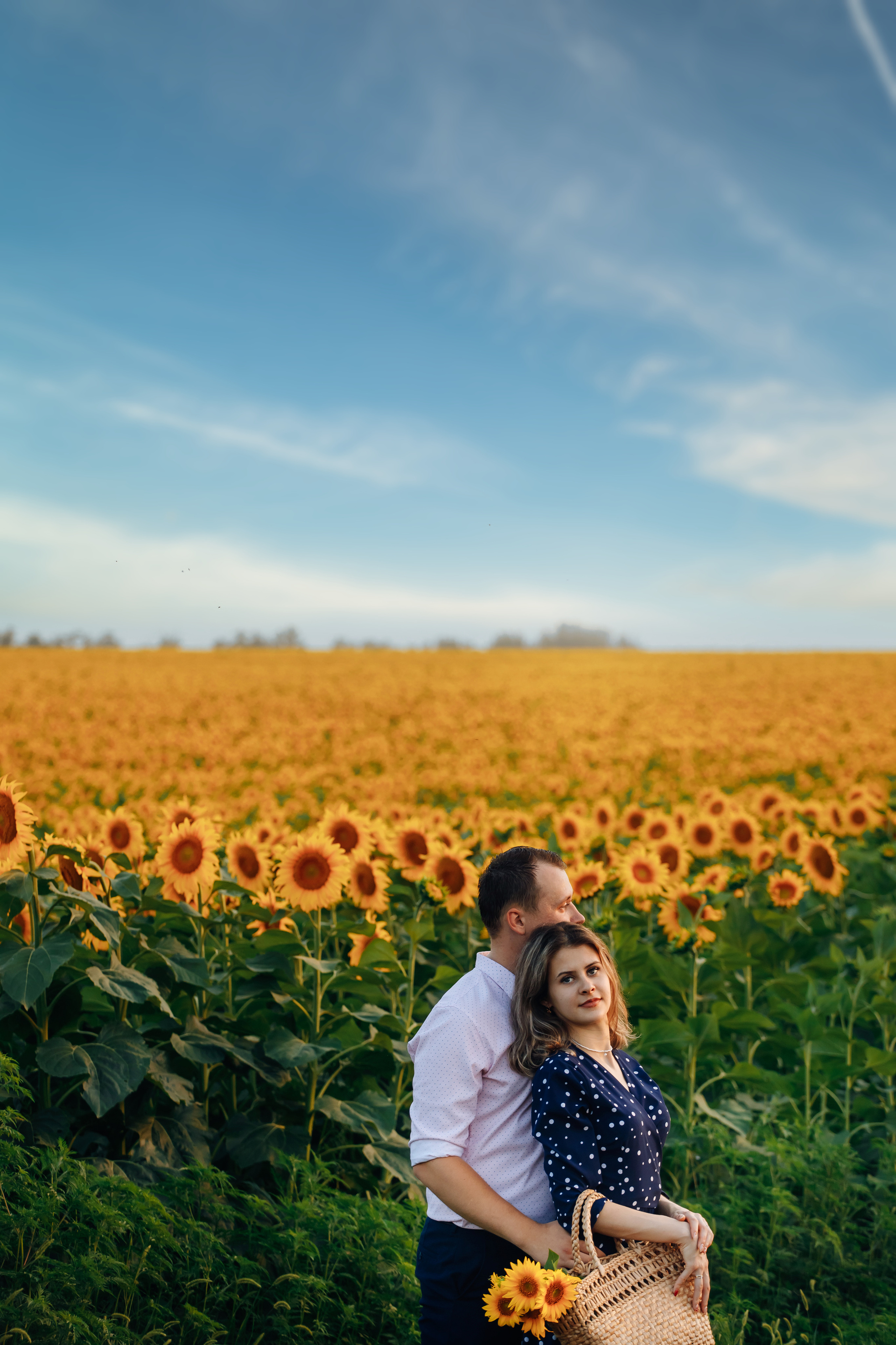 Love story съемка с подсолнухами