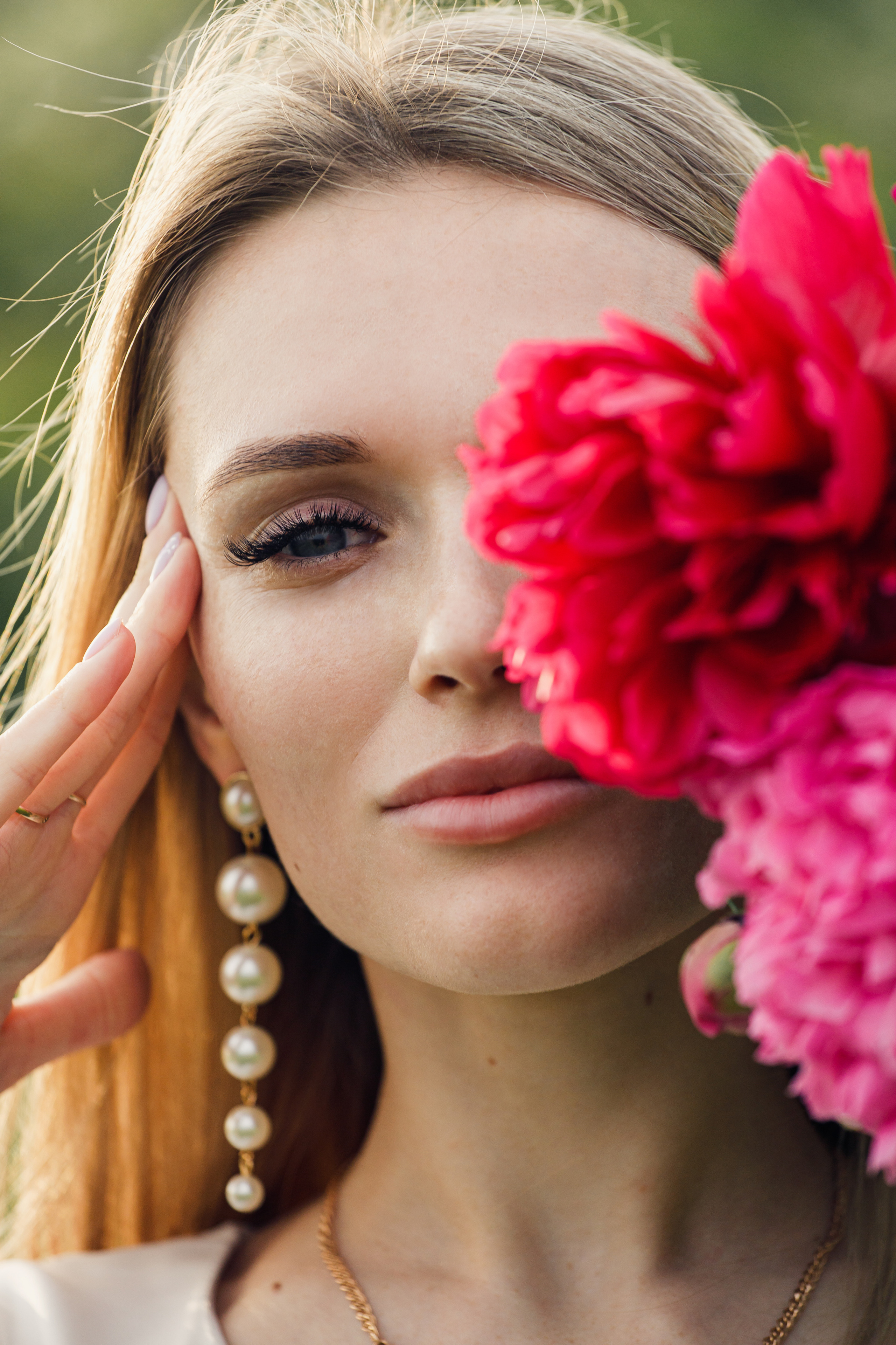 Фотосессия с пионами на природе. Свадебный и семейный фотограф в Краснодарском крае Мария Данилкина