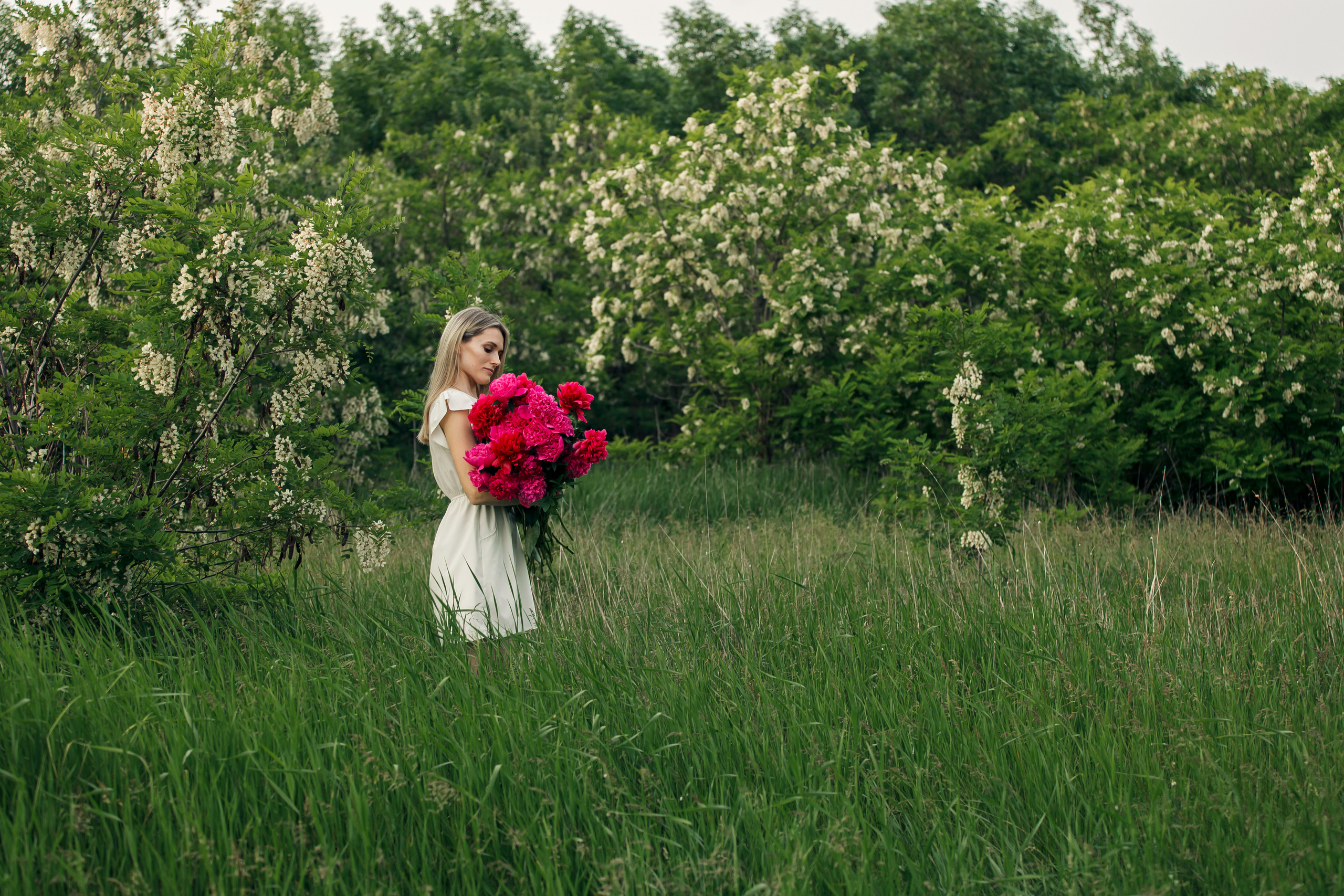 Фотосессия с пионами на природе. Свадебный и семейный фотограф в Краснодарском крае Мария Данилкина