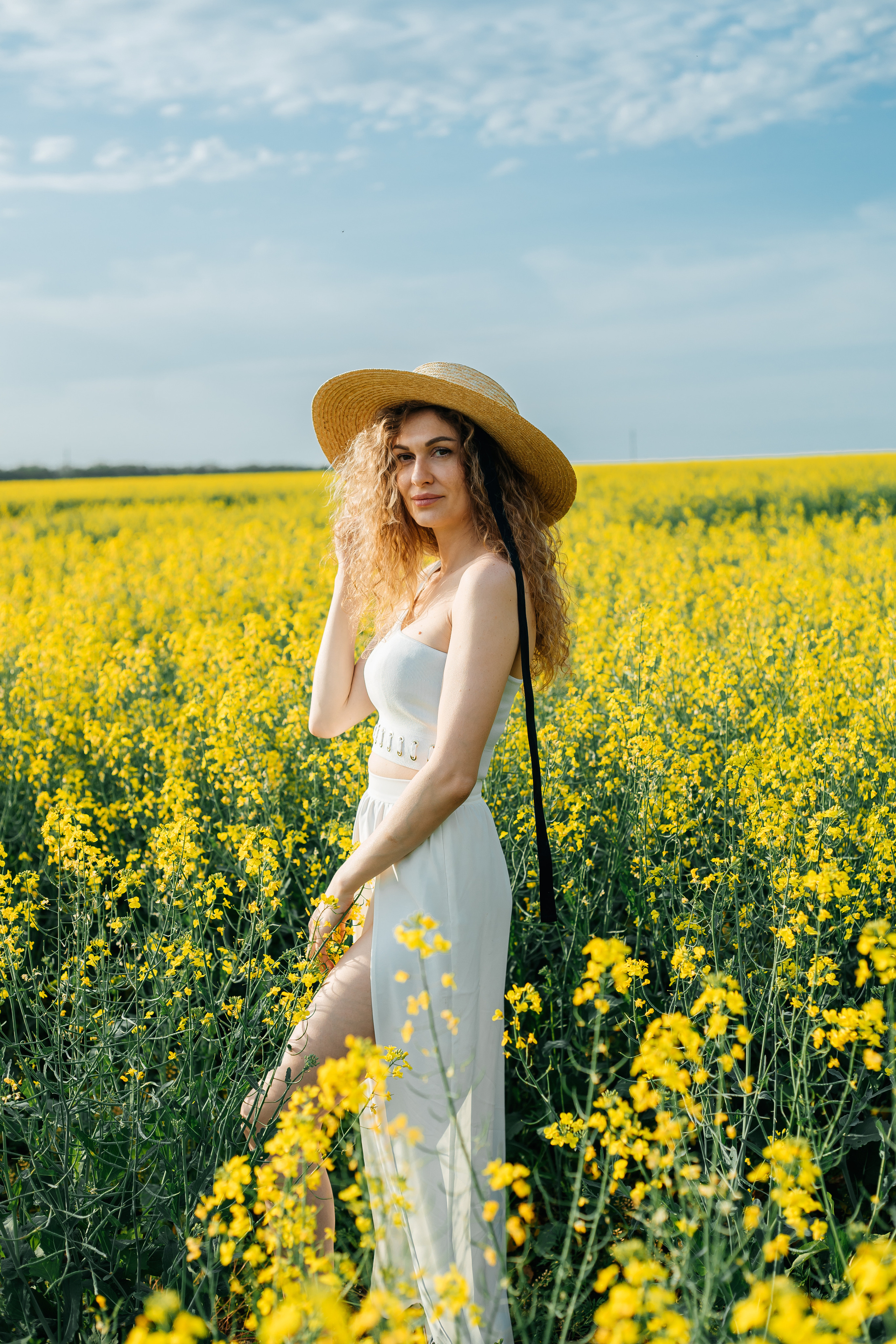 Семейная фотосессия в рапсовом поле. Свадебный и семейный фотограф в Краснодарском крае Мария Данилкина