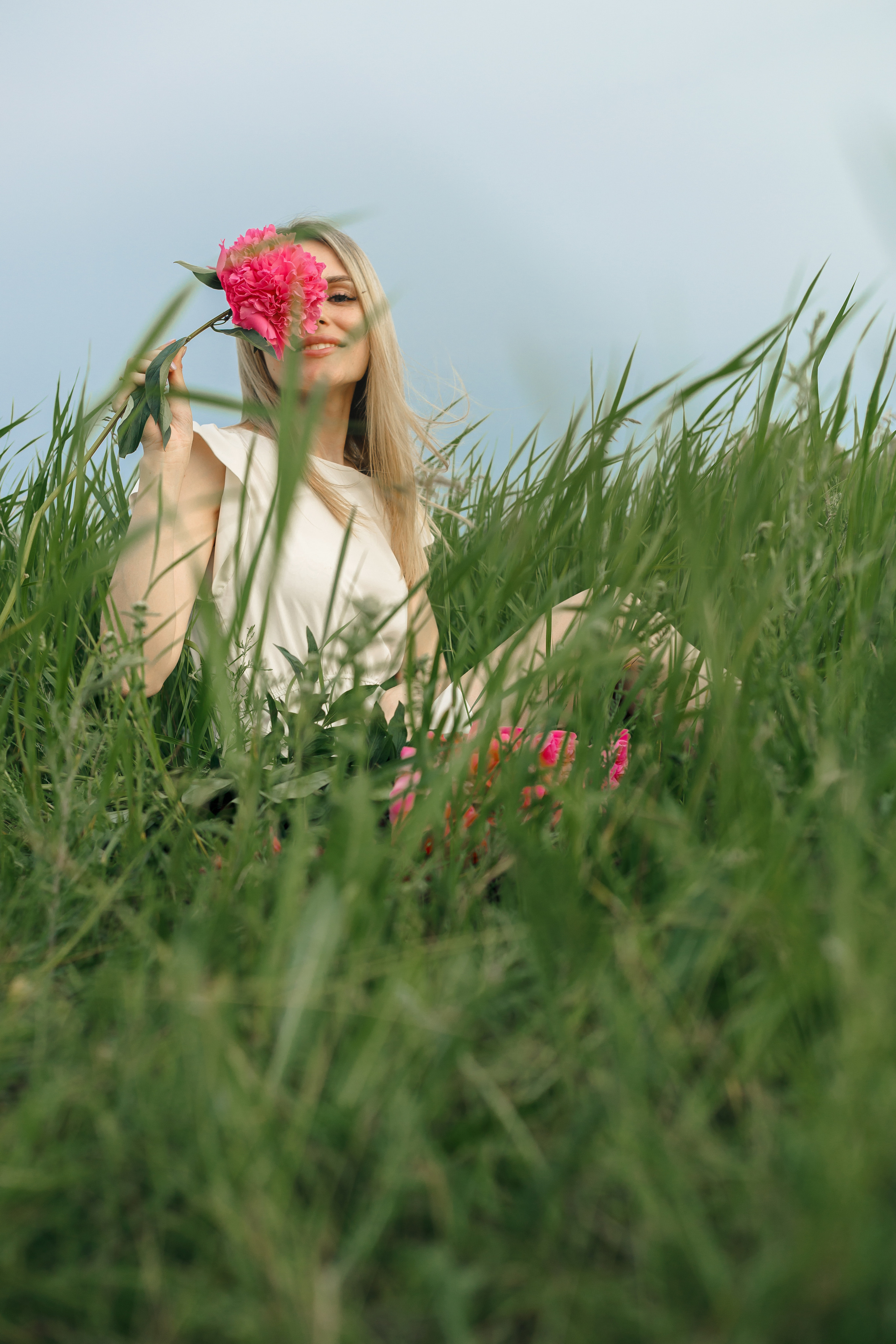 Фотосессия с пионами на природе. Свадебный и семейный фотограф в Краснодарском крае Мария Данилкина