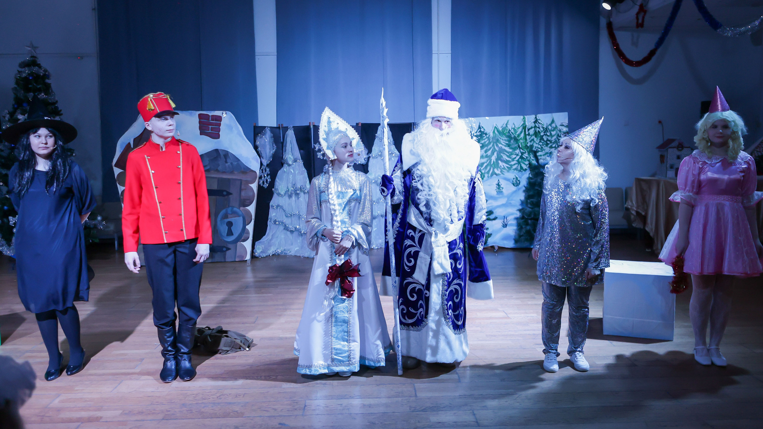 Новогодняя скачзка центр детского творчесва Подольск. Выпускные альбомы и школьный фотограф в Подольске, Троицке, Щербинке, Москве и Московской области