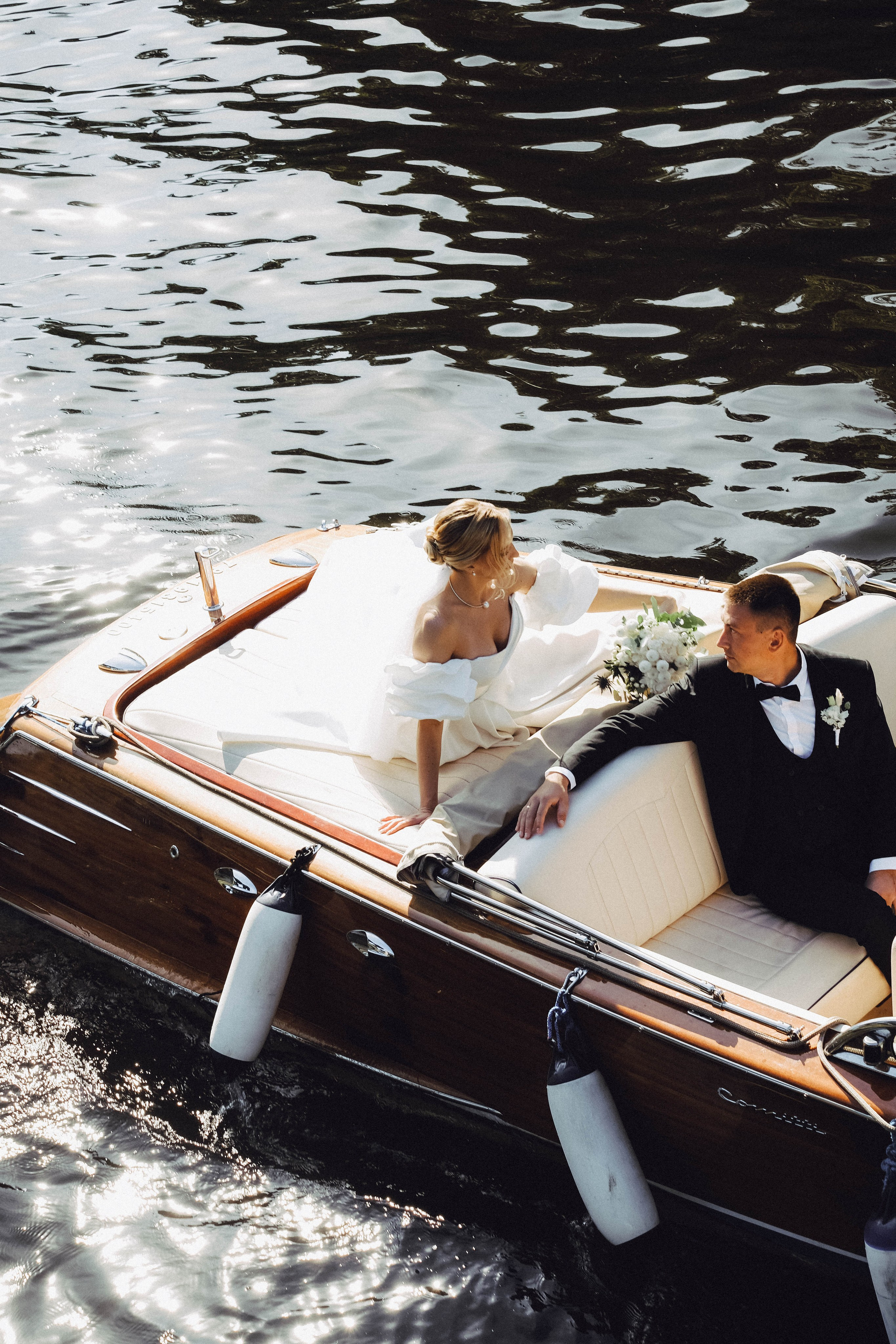 СВАДЕБГНАЯ ПРОГУЛКА ПО КАНАЛ САНКТ-ПЕТЕРБУРГА НА КАТЕРЕ. Профессиональный фотограф, Санкт-Петербург — Виктория Богомолова