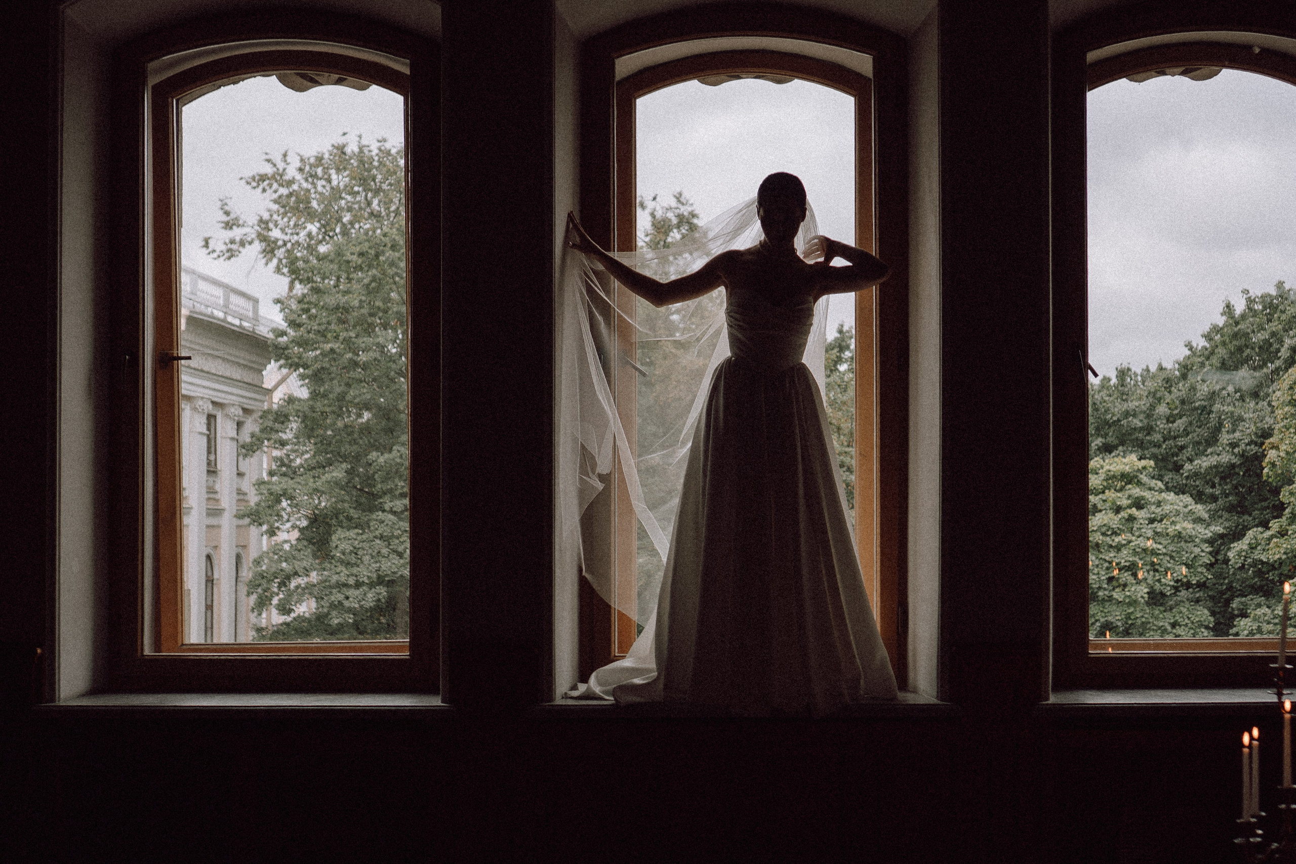 СВАДЕБНАЯ ПРОГУЛКА В САНТК-ПЕТЕРБУРГЕ (ИСАКИЕВСКИЙ СОБОР, ЗИМНЯЯ КАНАВКА, ЭРМИТАЖ И БОЛЬШАЯ МОРСКАЯ УЛИЦА). Профессиональный фотограф, Санкт-Петербург — Виктория Богомолова