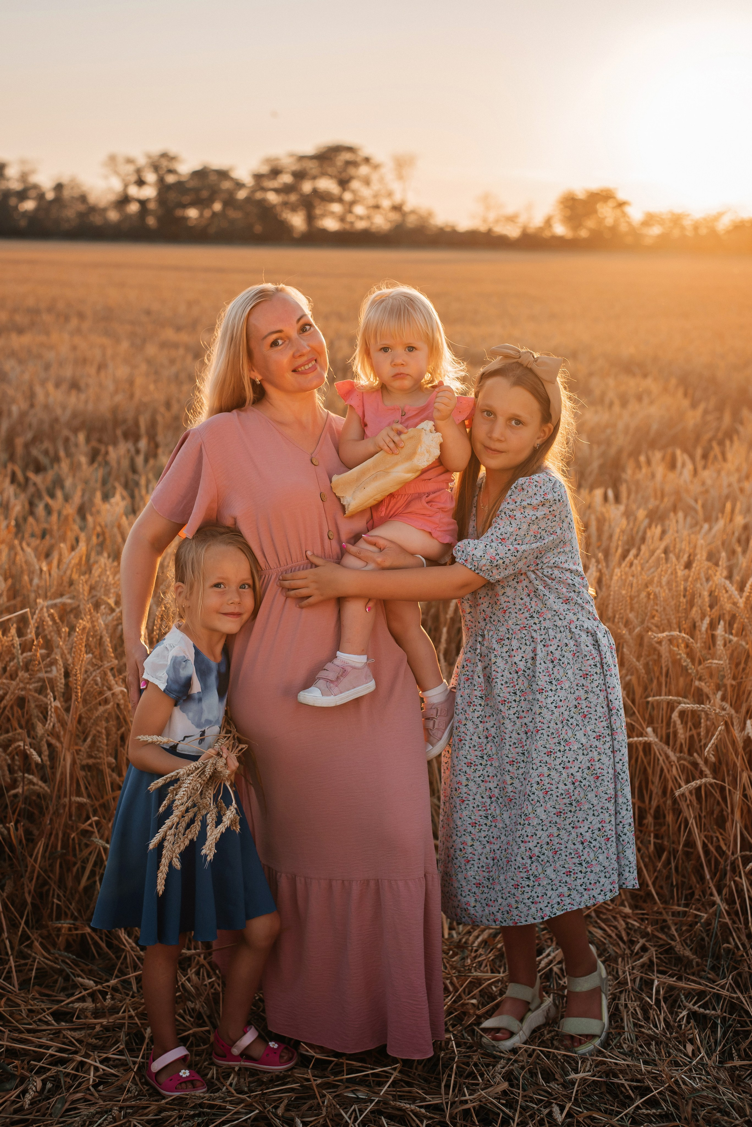 В пшенице всей семьей. Детский и семейный фотограф выпускной альбом Приморско-Ахтарск
