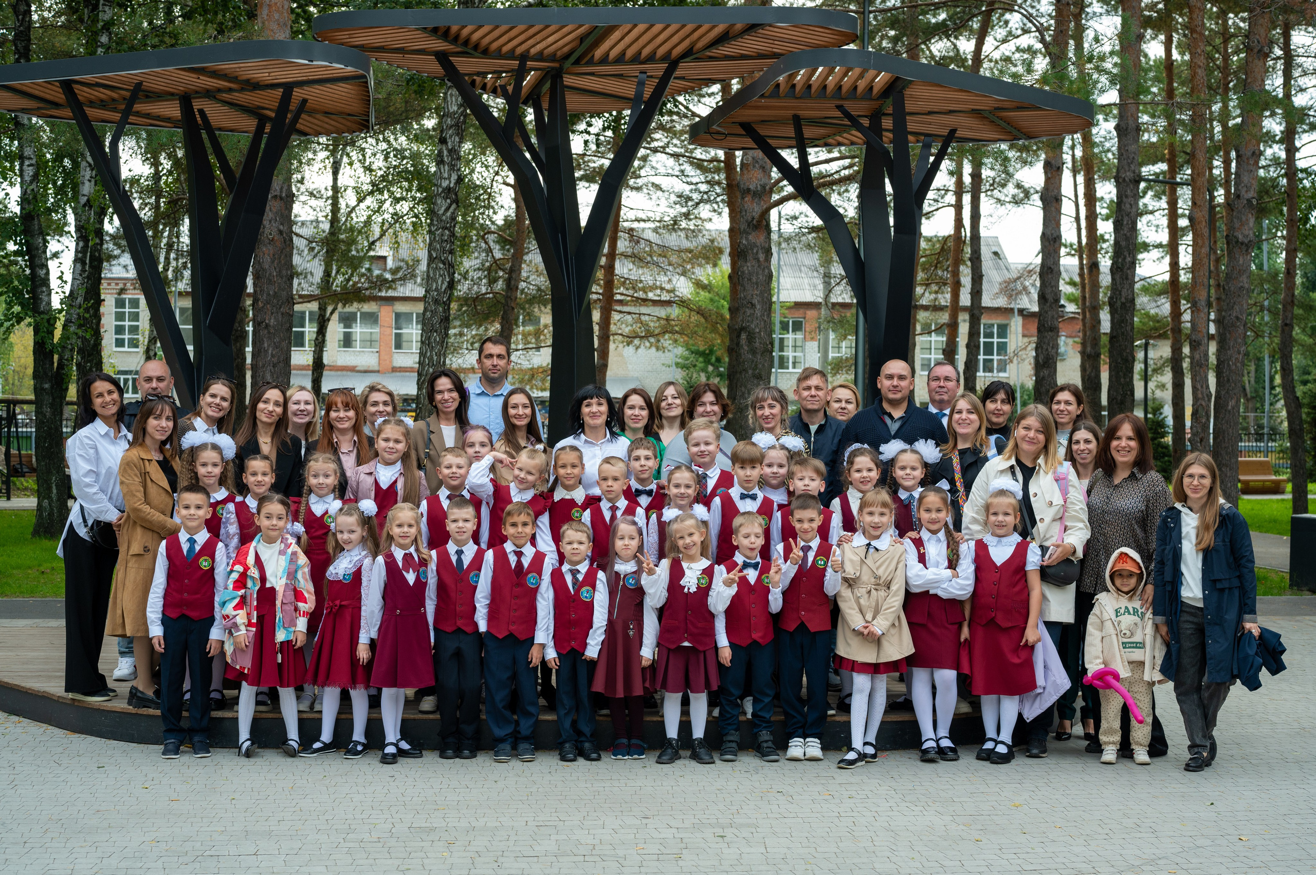 1 сентября 16 гимназия 2 класс (линейка + в классе+ на улице). Фотограф новорожденных, семейный детский в Тюмени Татьяна Морозова