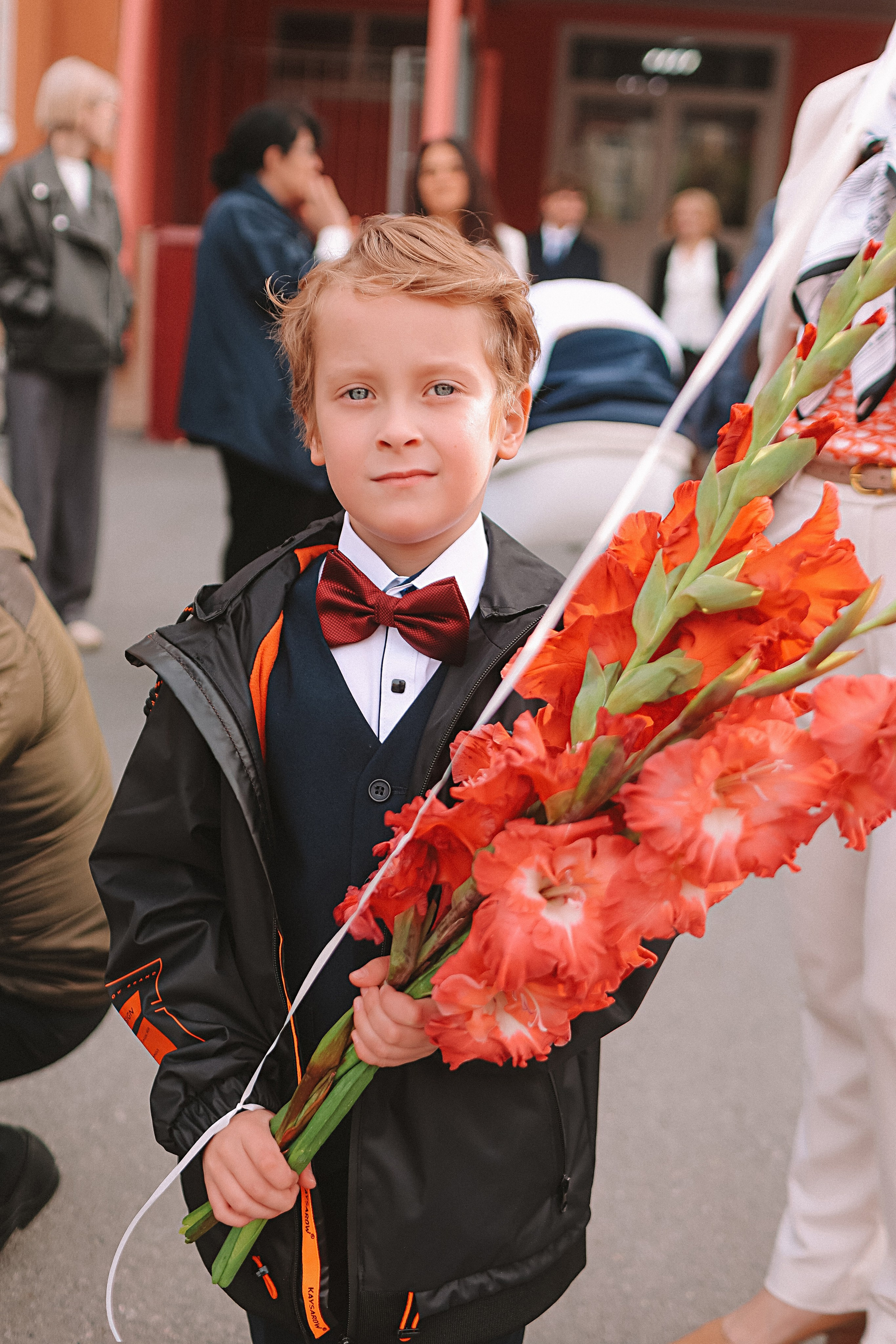 1 сентября линейка+кл час+портреты. Семейный фотограф Тюмень, фотограф на роды Салмина Мария