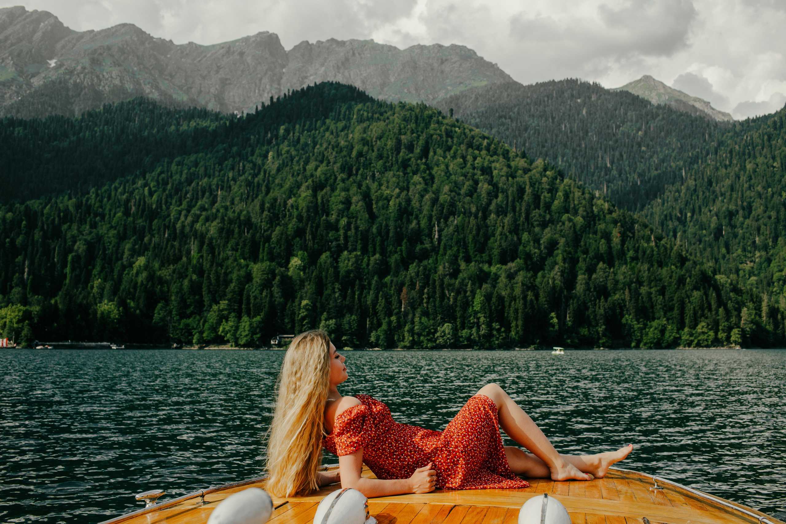 Рица+ Водопад+Аренда катера 25 000. RetroChic Фото