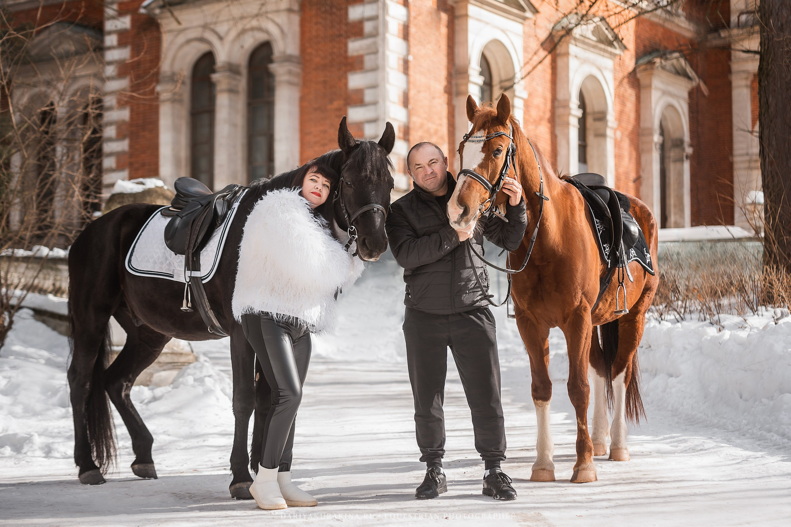 Большая семейная фотосессия в Усадьбе Быково. Конный фотограф Куракина Дарья • Фотосессии с лошадьми