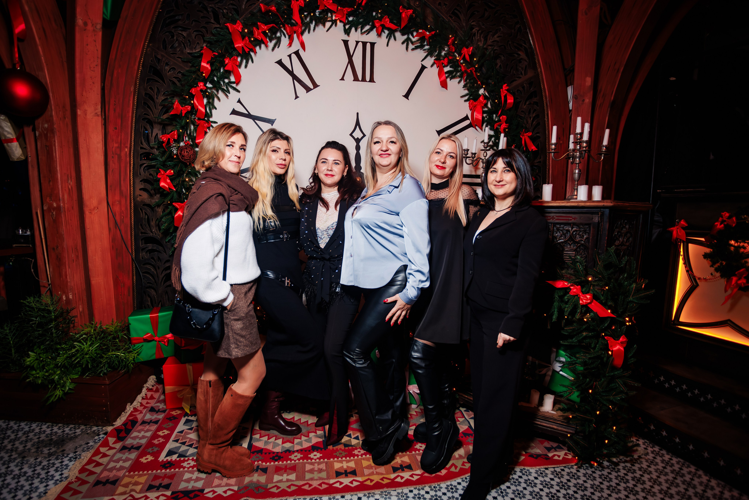 Городской корпоратив в PTIZZA_Ялта_29.12.2025. Аминов Руслан | Фотограф