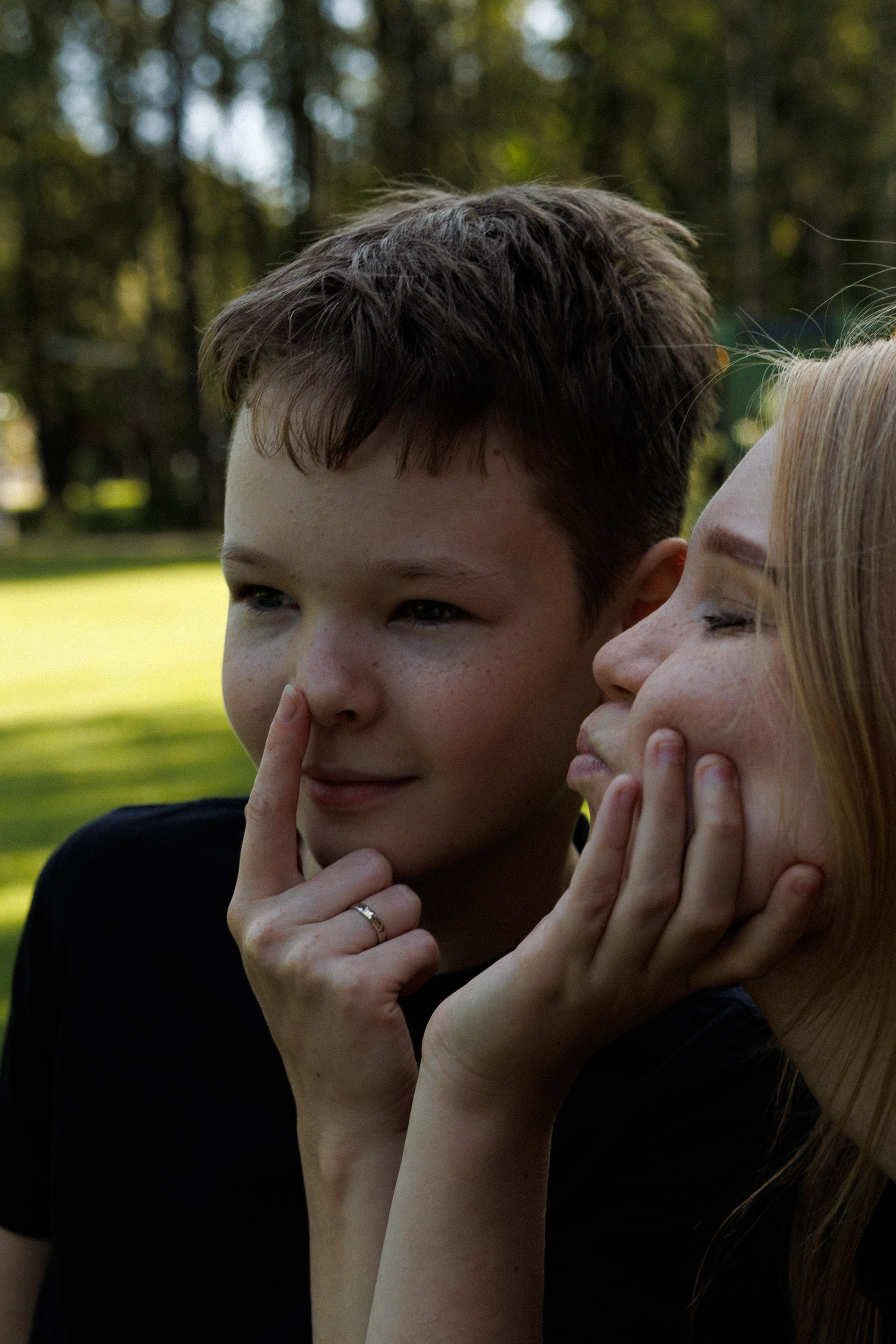 Юля и ее младший брат. Привет! Меня зовут Лера, я фотограф в Нижнем Новгороде
