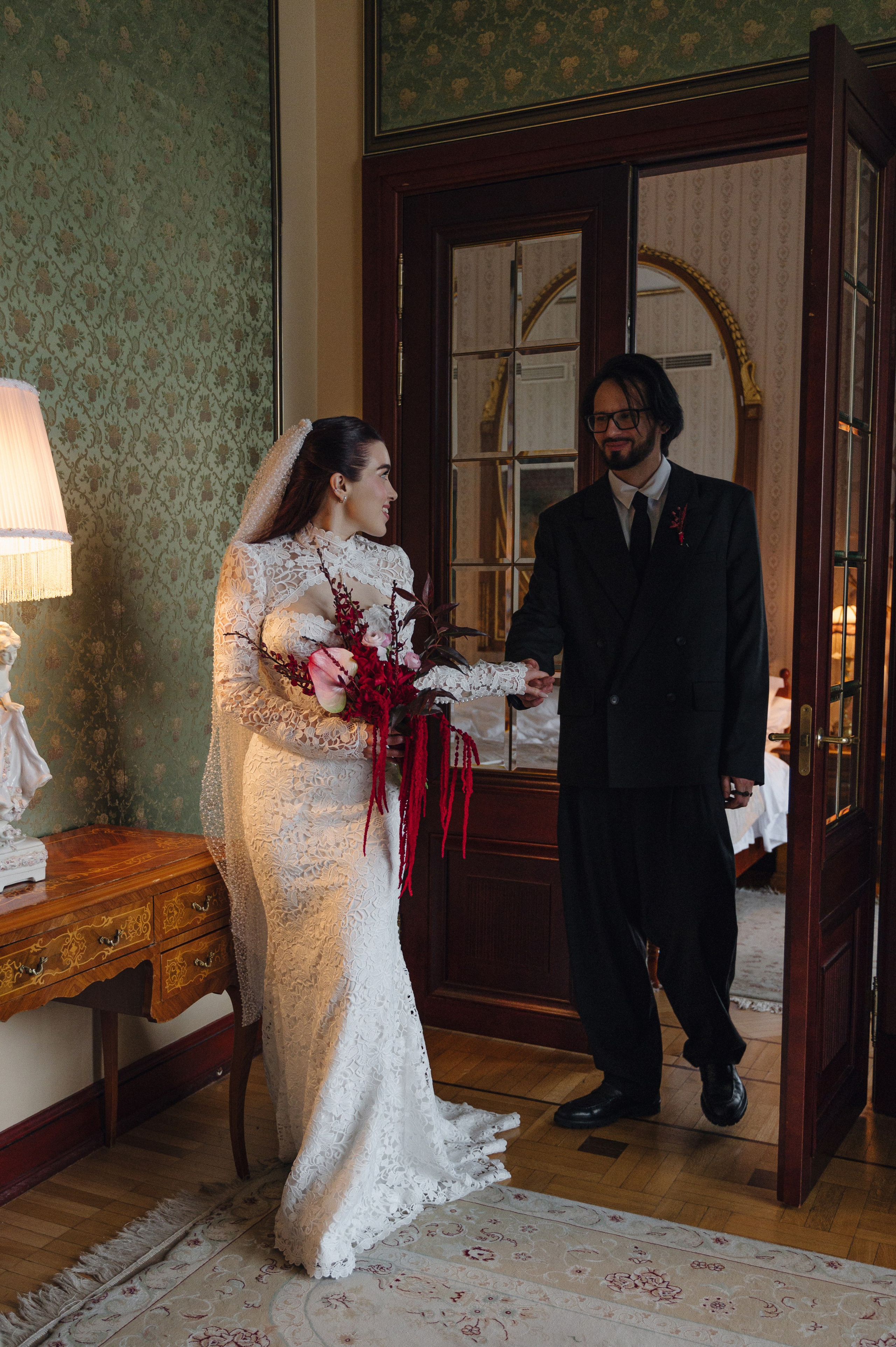 Денис и Анастасия. Метрополь и Особняк Спиридонова. Свадебный фотограф Москва и Санкт-Петербург. Анастасия Чудина