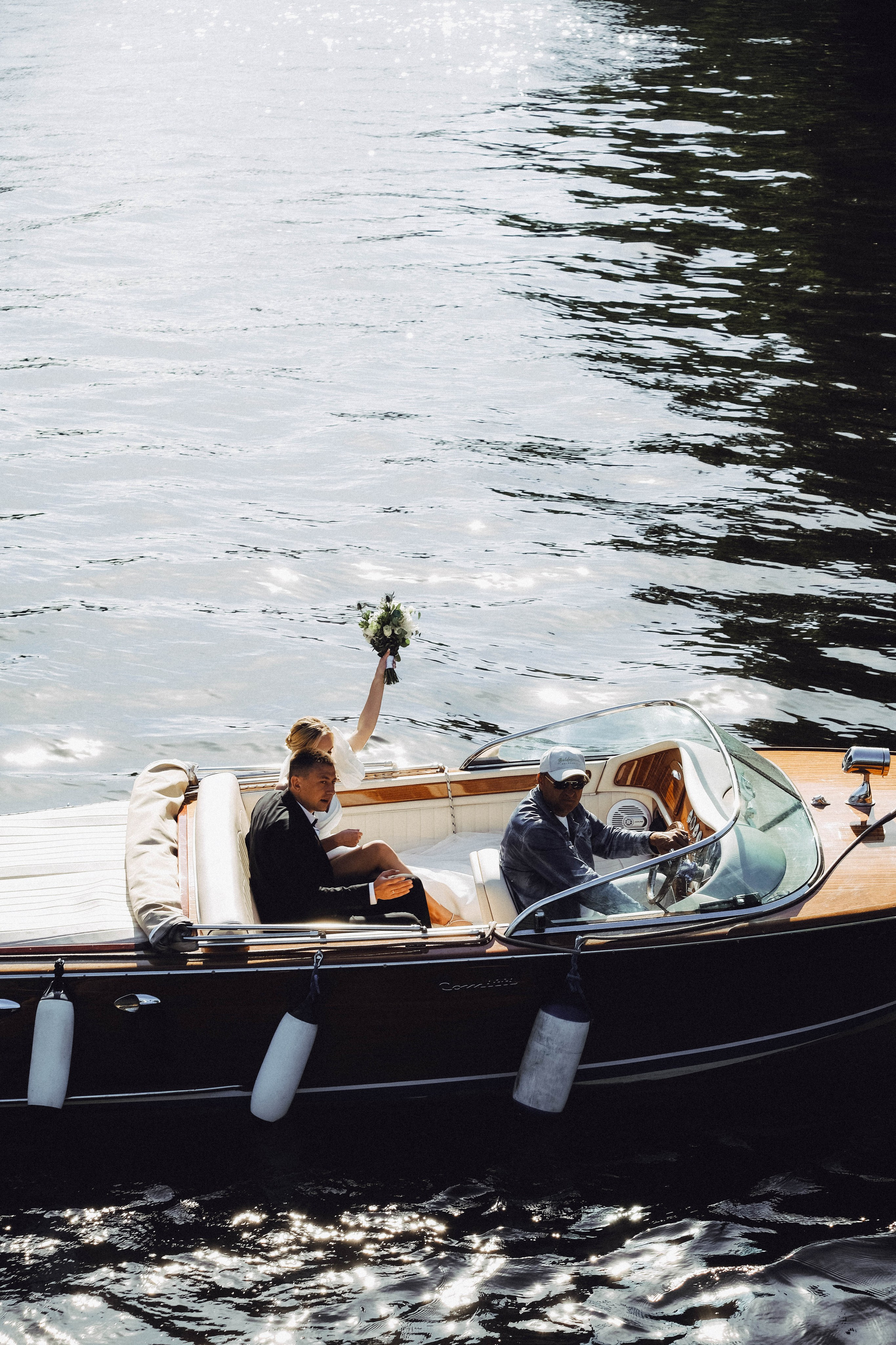 СВАДЕБГНАЯ ПРОГУЛКА ПО КАНАЛ САНКТ-ПЕТЕРБУРГА НА КАТЕРЕ. Профессиональный фотограф, Санкт-Петербург — Виктория Богомолова