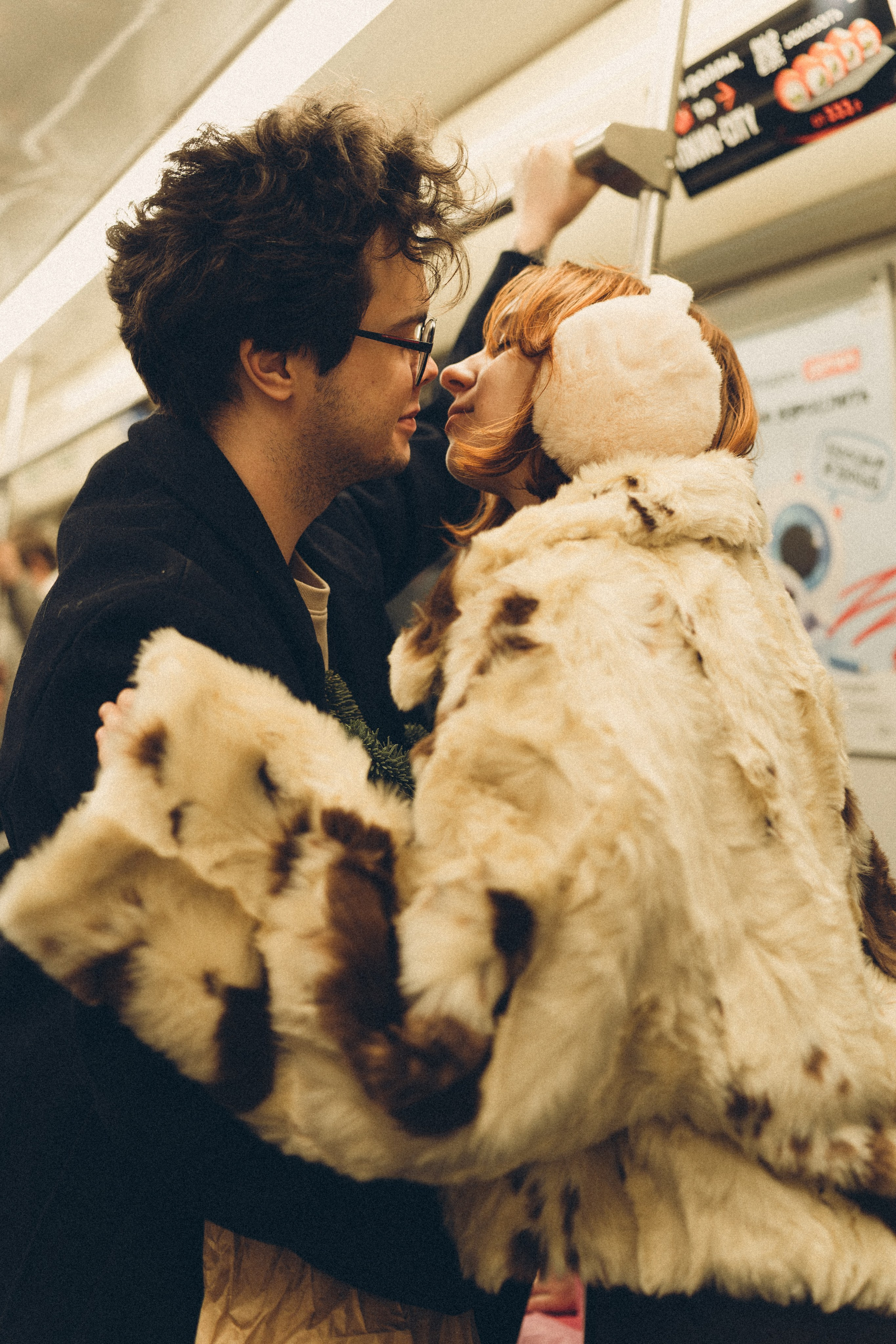 НОВОГОДНЯЯ ФОТОСЕСИИЯ ПАРЫ В МЕТРО ЛЮБОВЬ. Профессиональный фотограф, Санкт-Петербург — Виктория Богомолова