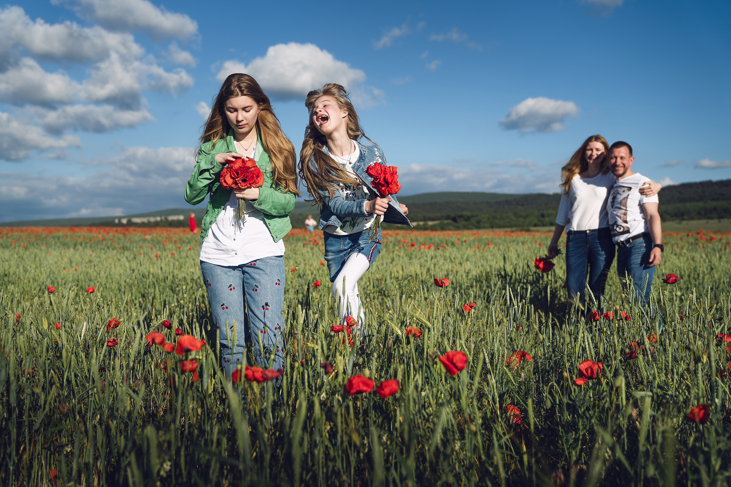 Красивый фотосет в маковом поле. Фотограф в Севастополе и Крыму Горбунов Денис