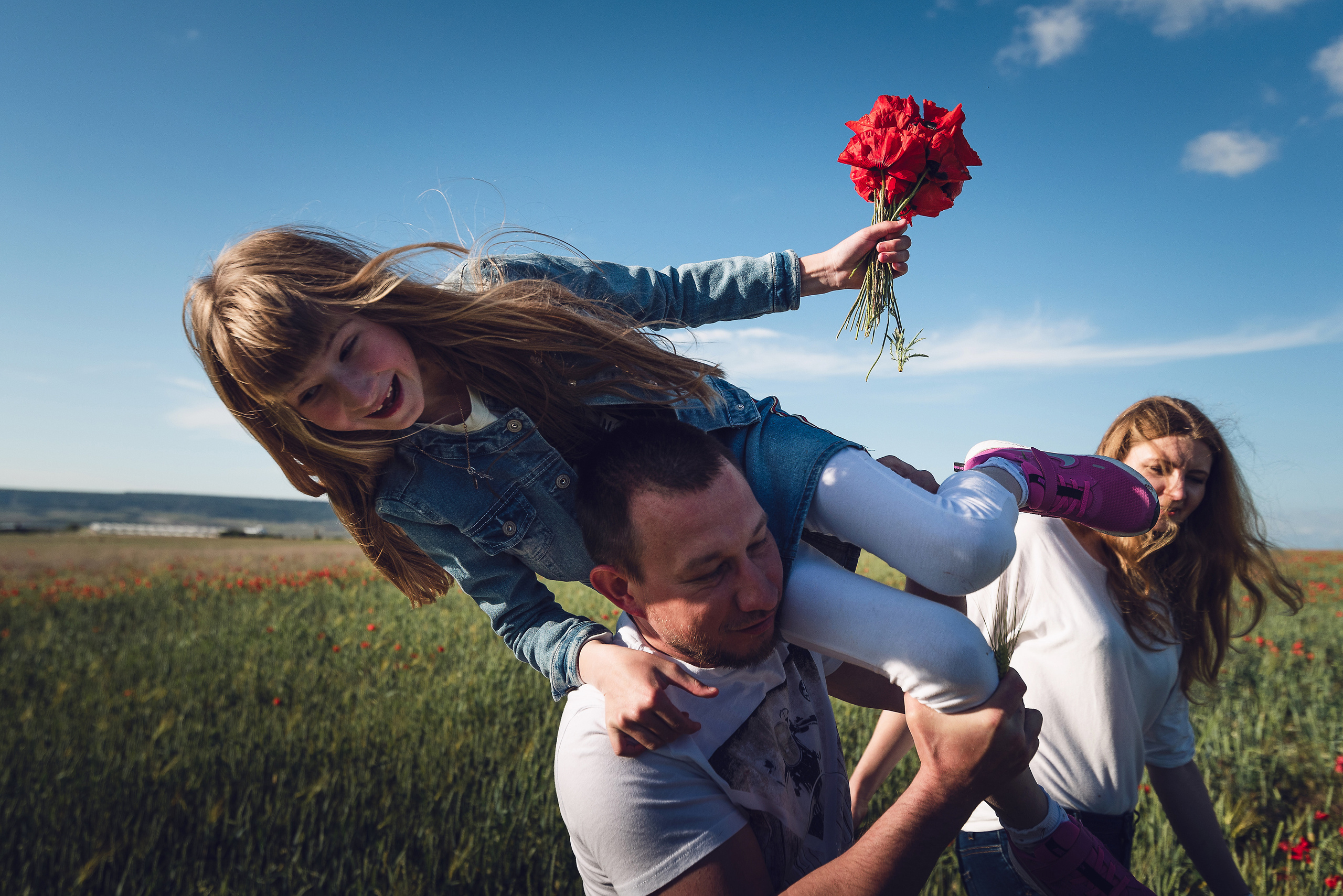 Красивый фотосет в маковом поле. Фотограф в Севастополе и Крыму Горбунов Денис