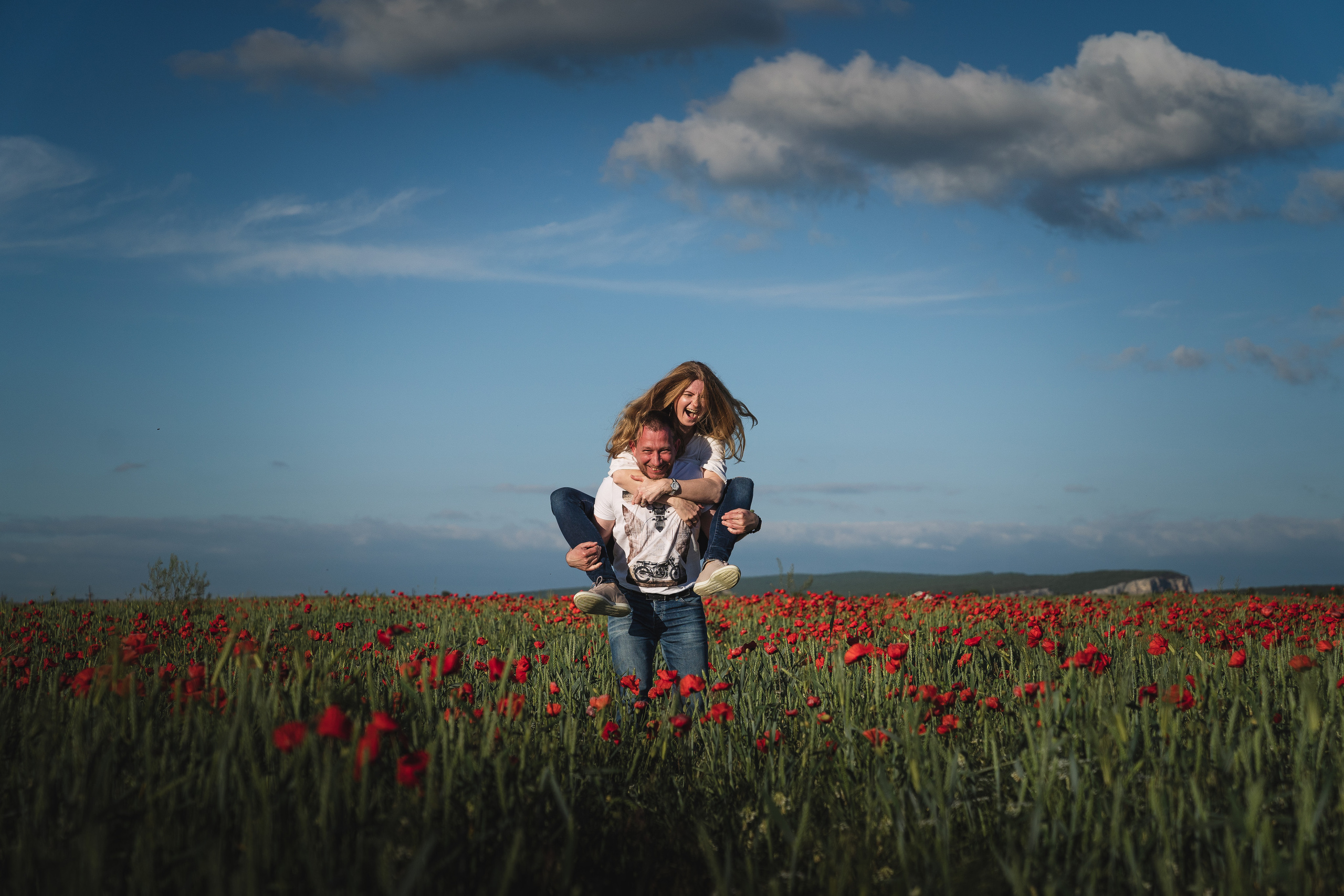 Красивый фотосет в маковом поле. Фотограф в Севастополе и Крыму Горбунов Денис