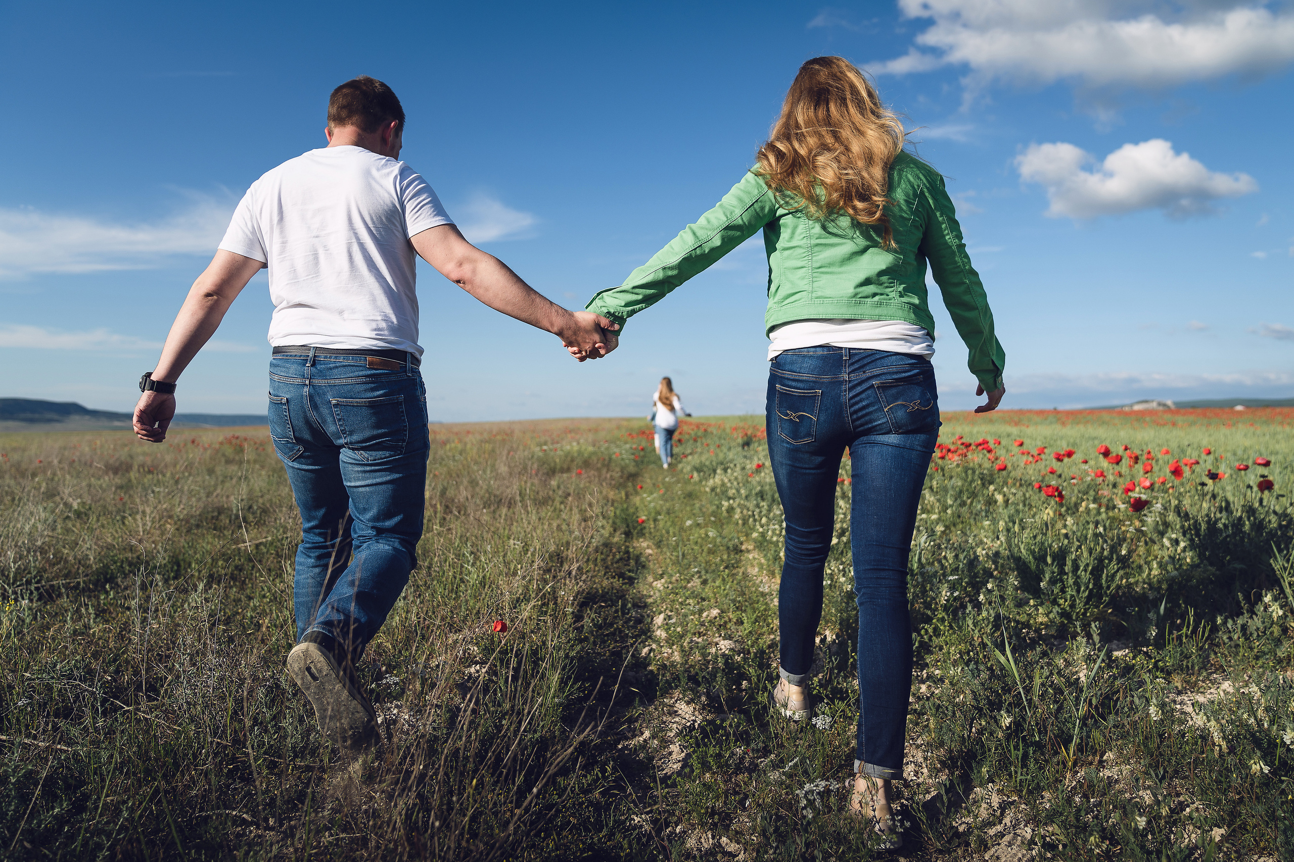Красивый фотосет в маковом поле. Фотограф в Севастополе и Крыму Горбунов Денис
