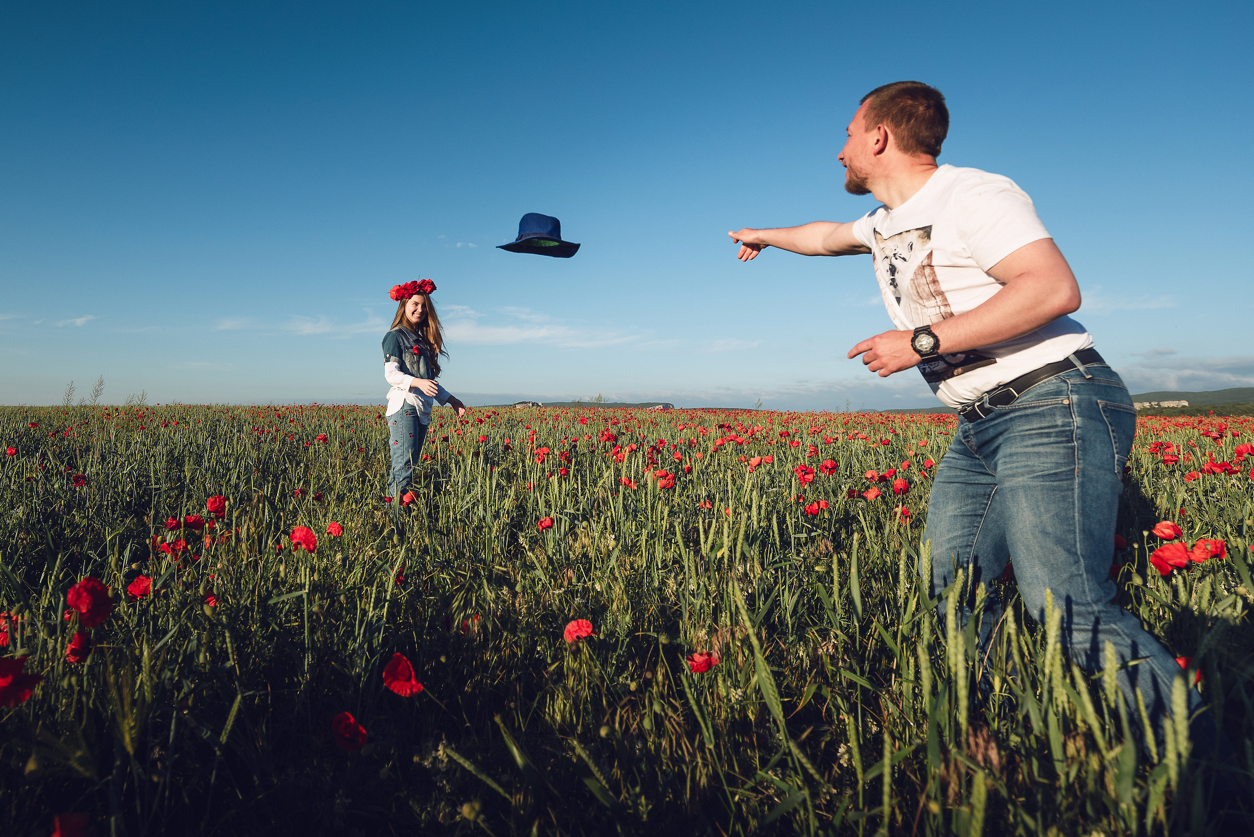 Красивый фотосет в маковом поле. Фотограф в Севастополе и Крыму Горбунов Денис