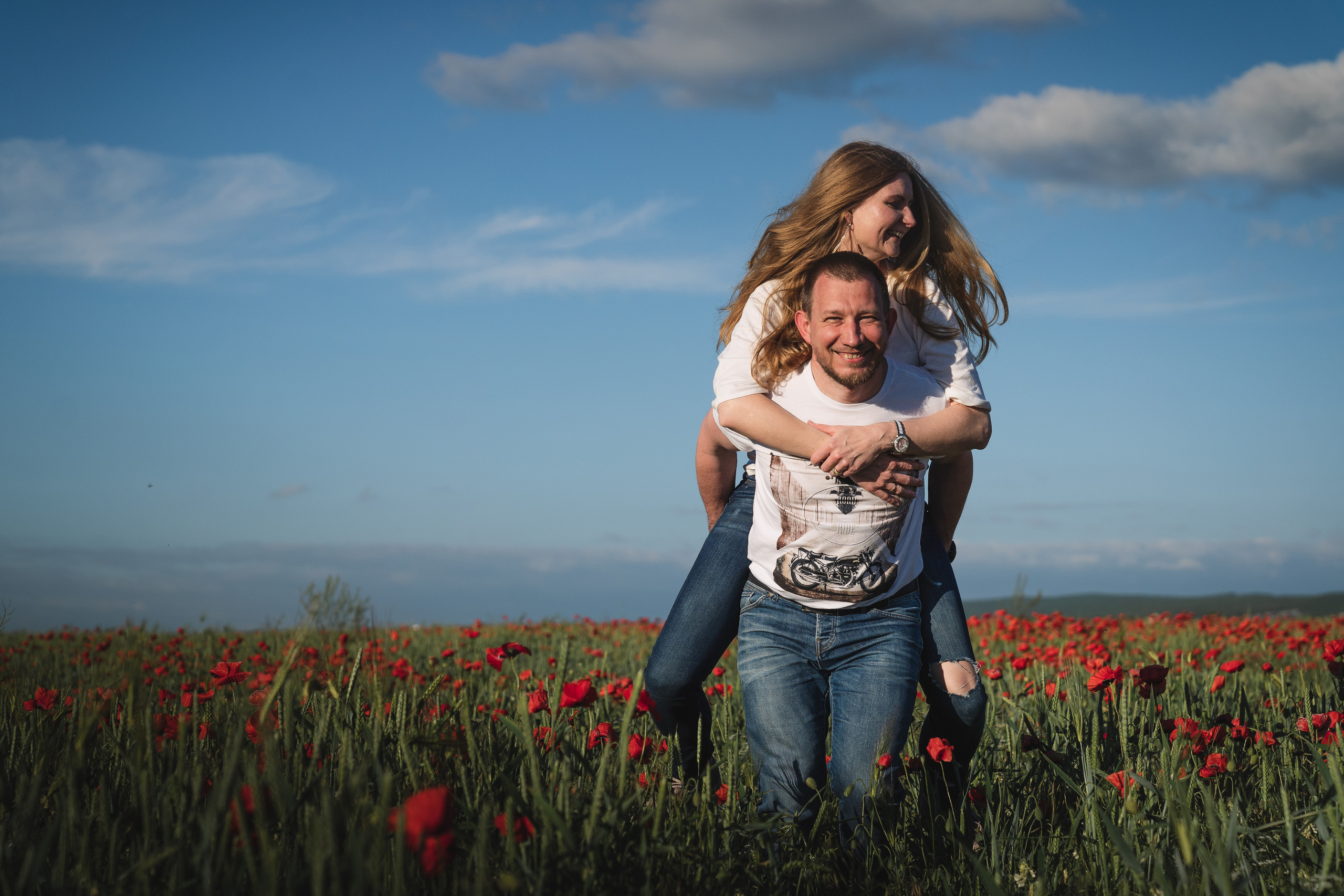 Красивый фотосет в маковом поле. Фотограф в Севастополе и Крыму Горбунов Денис