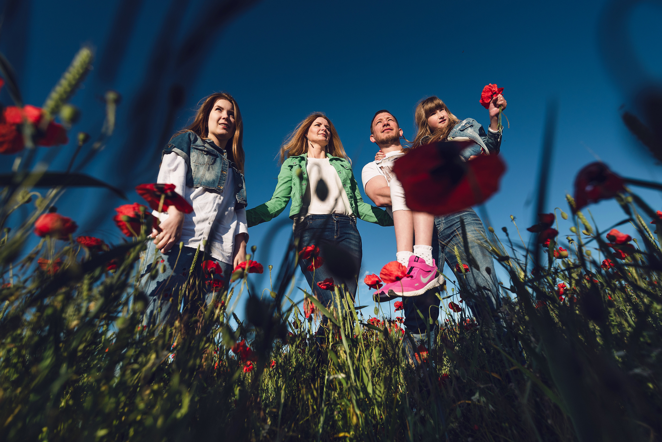 Красивый фотосет в маковом поле. Фотограф в Севастополе и Крыму Горбунов Денис