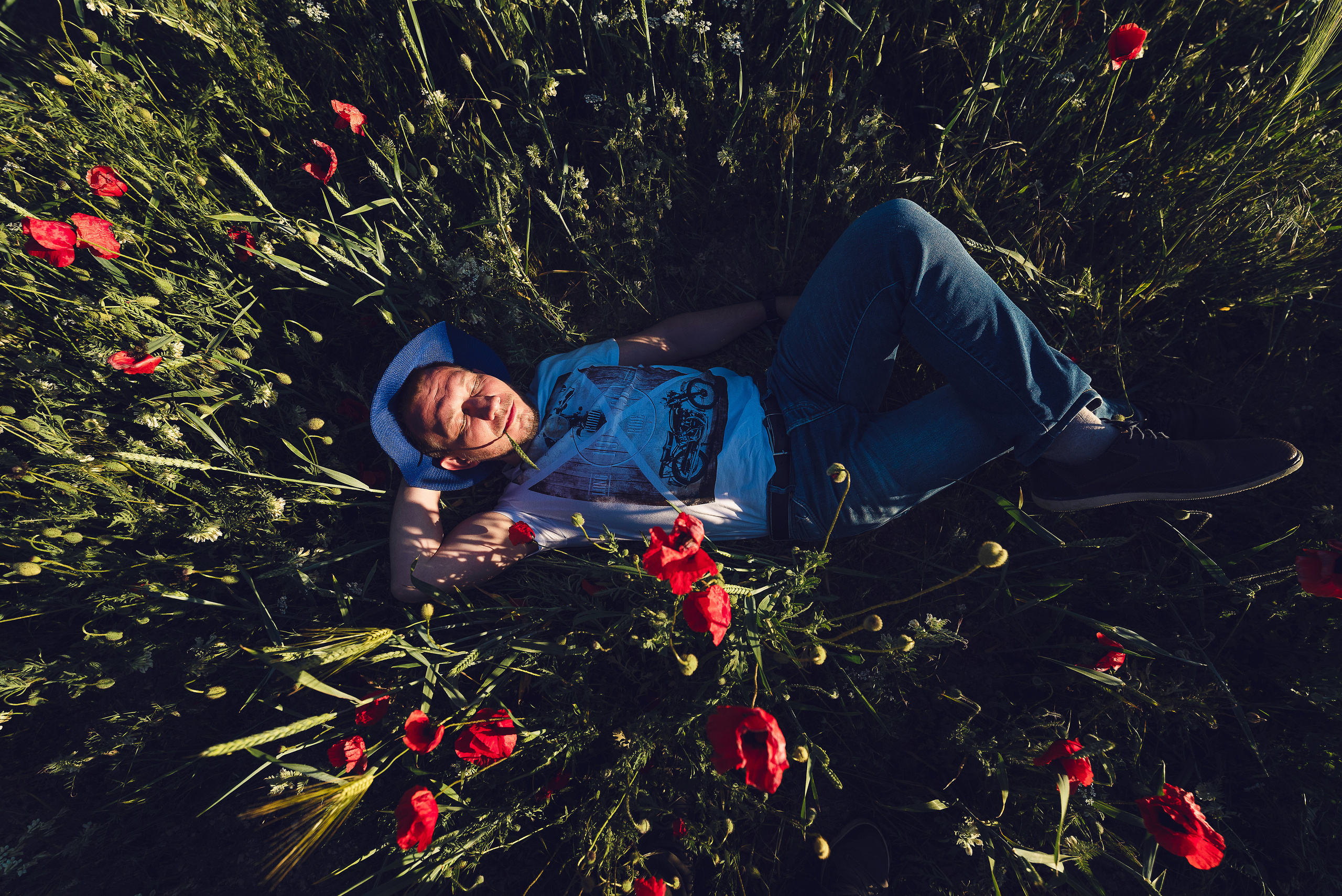 Красивый фотосет в маковом поле. Фотограф в Севастополе и Крыму Горбунов Денис