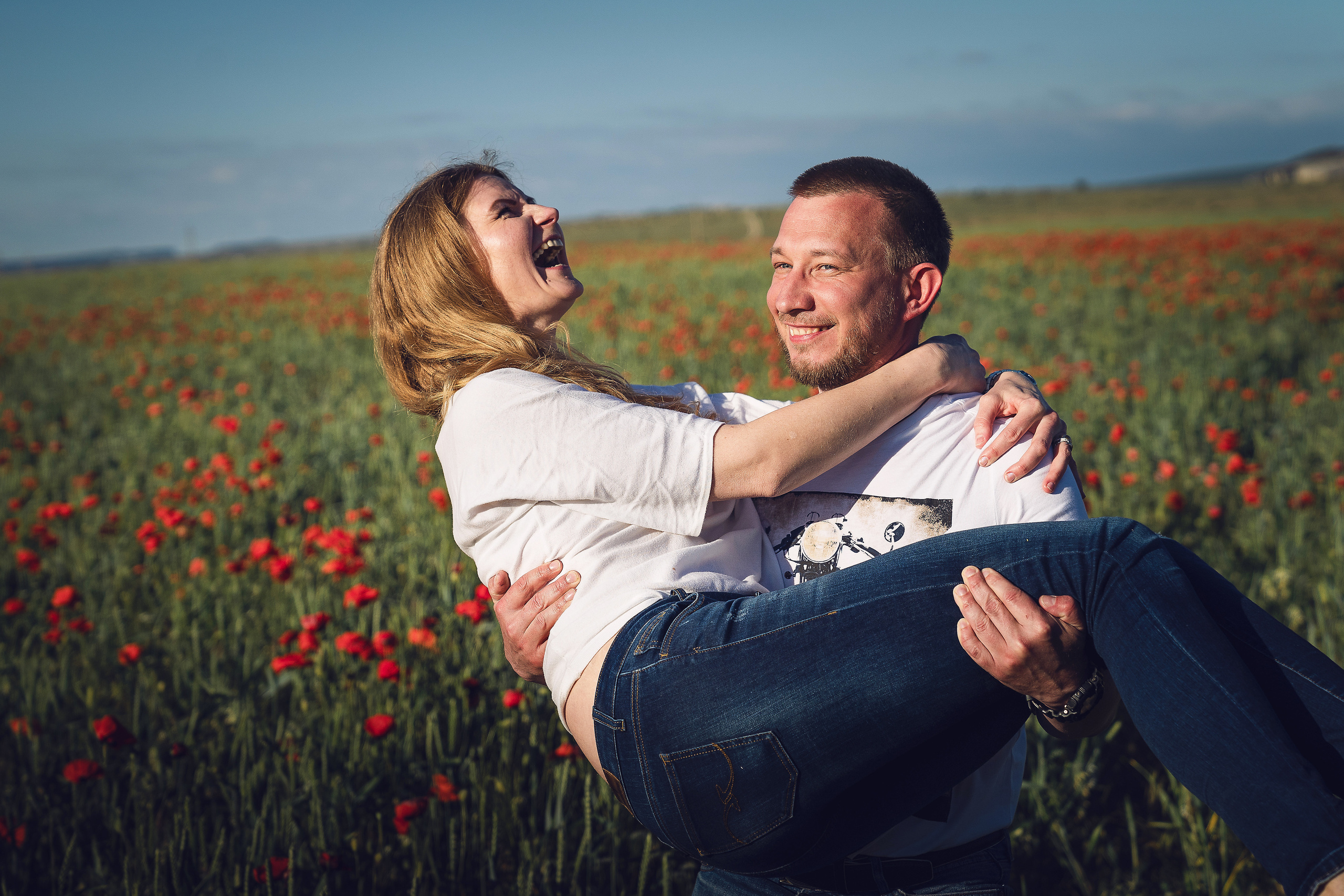 Красивый фотосет в маковом поле. Фотограф в Севастополе и Крыму Горбунов Денис