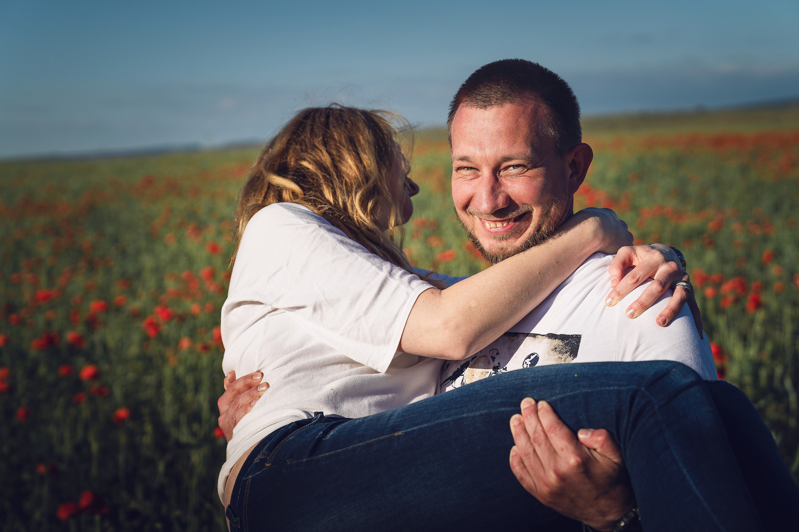 Красивый фотосет в маковом поле. Фотограф в Севастополе и Крыму Горбунов Денис