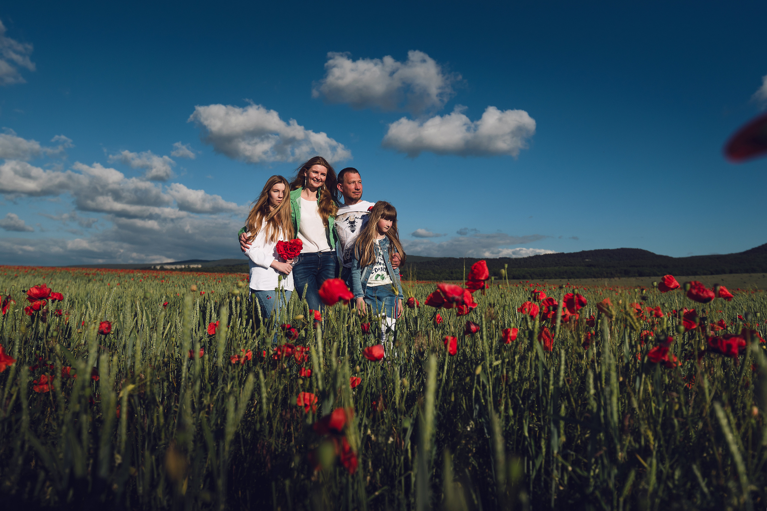 Красивый фотосет в маковом поле. Фотограф в Севастополе и Крыму Горбунов Денис