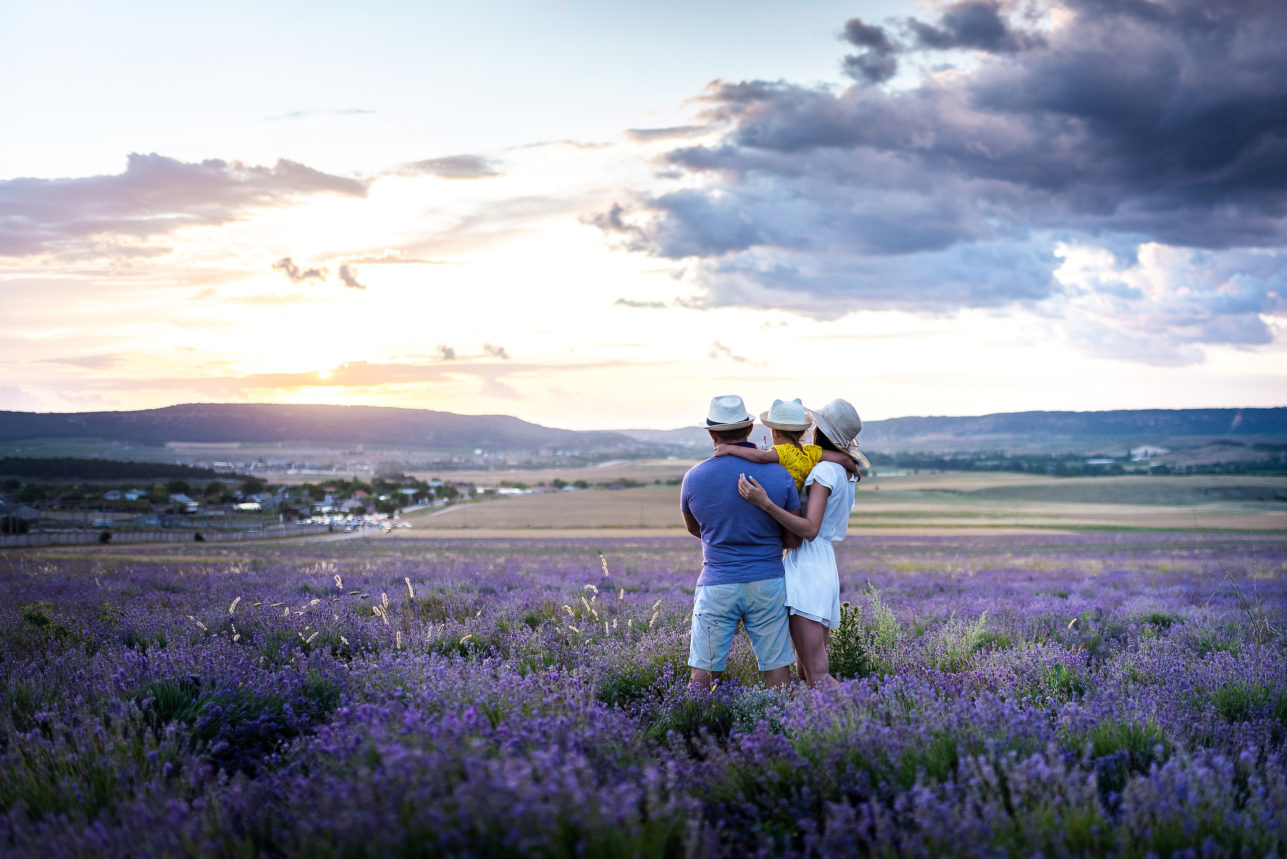 Съемка семьи в лавандовом поле. Фотограф в Севастополе и Крыму Горбунов Денис