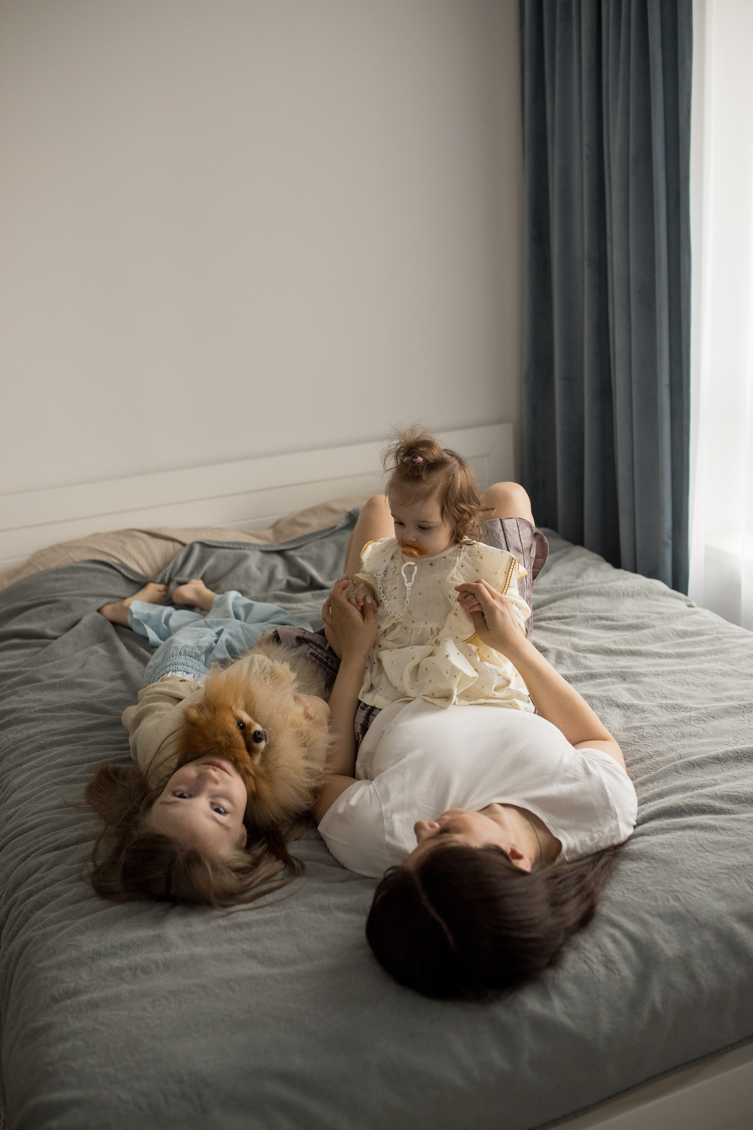 Катя и дочки. Фотограф Москва Лара Чайка