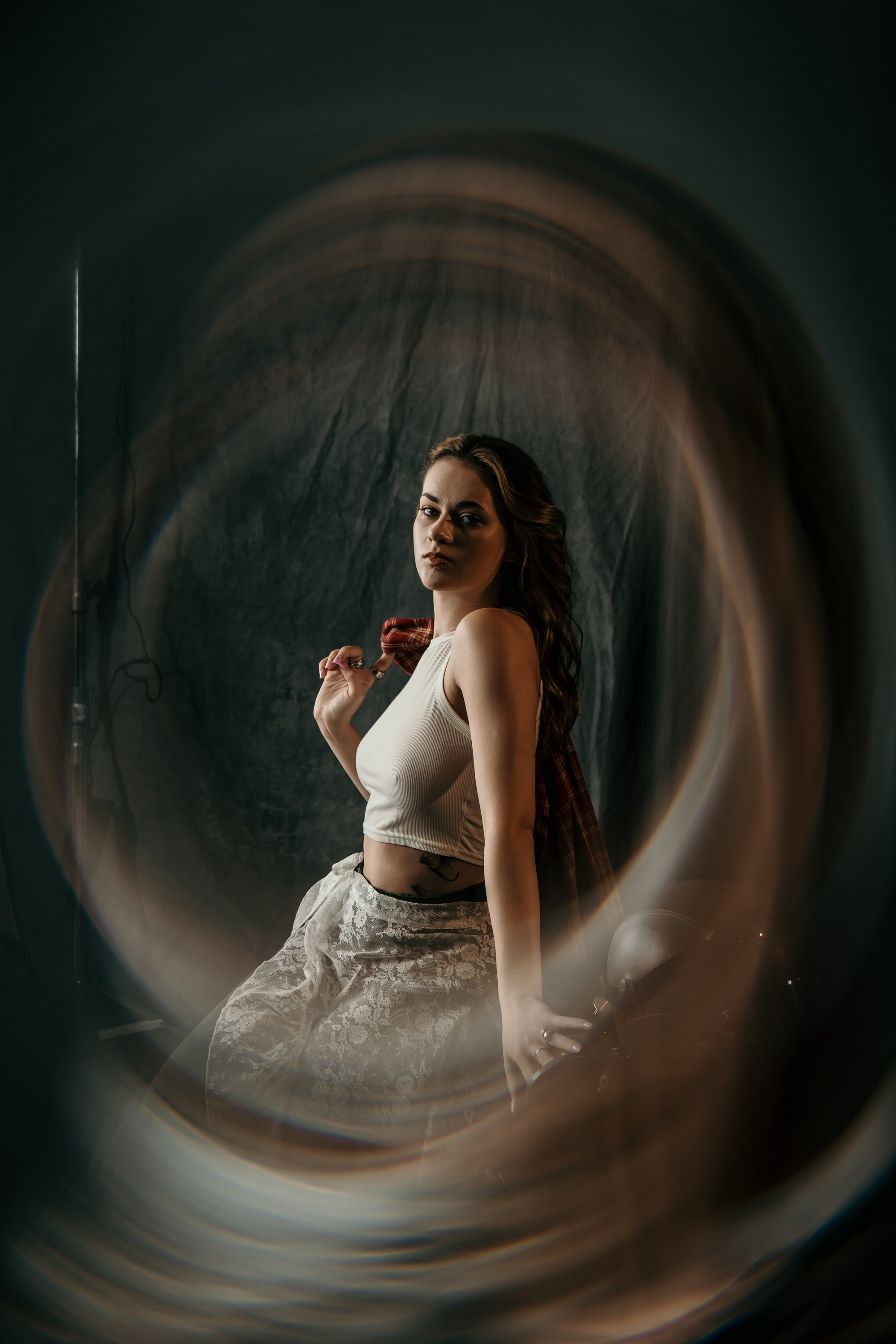 Фотосессия с мотоциклом в студии в Санкт-Петербурге. Свадебный, семейный, портретный, репортажный фотограф в Санкт-Петербурге