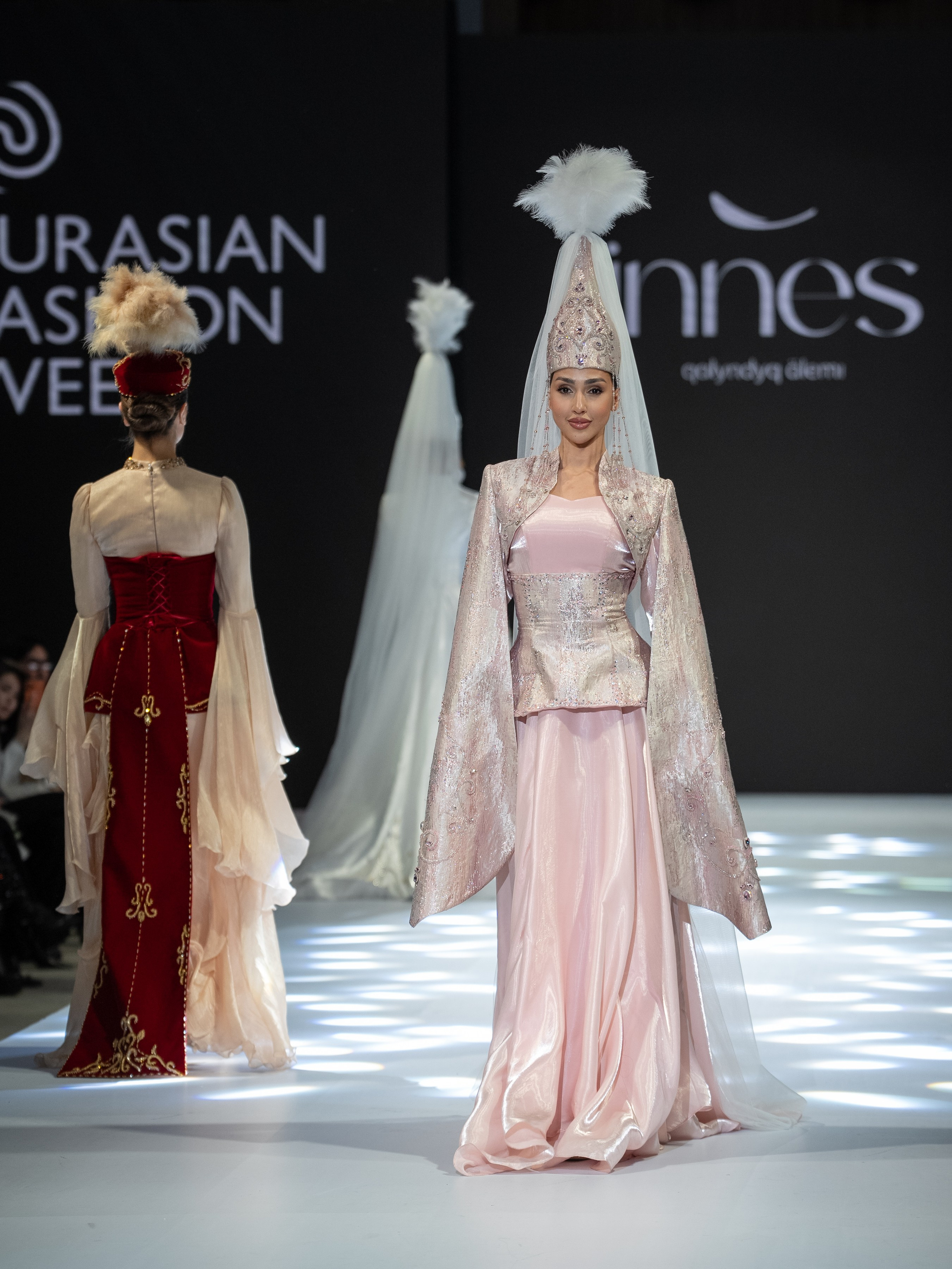 EURASIAN FASHION WEEK Innes. Сайт Алматинского НЮ АРТ, будуар и фэшн фотографа Дениса Карпенко