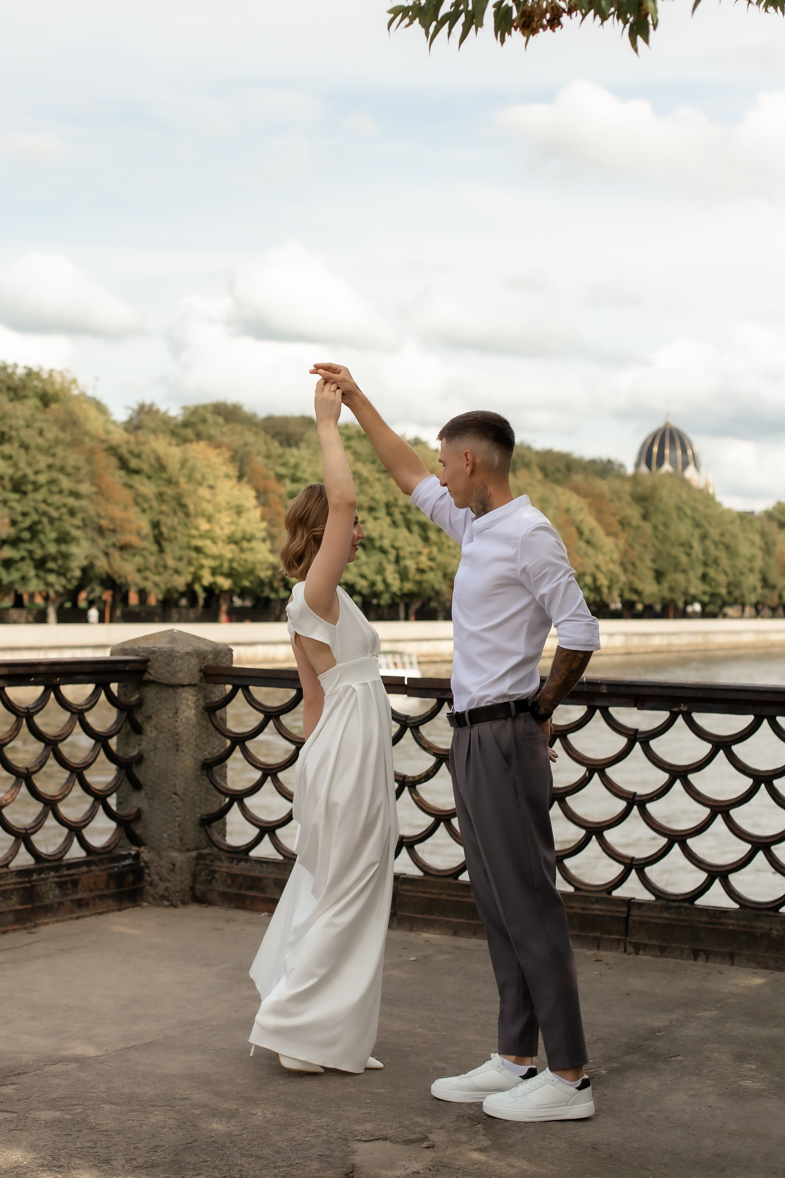 Саша и Вика. Биржевой сквер. Фотограф в Калининграде Решетникова Алина