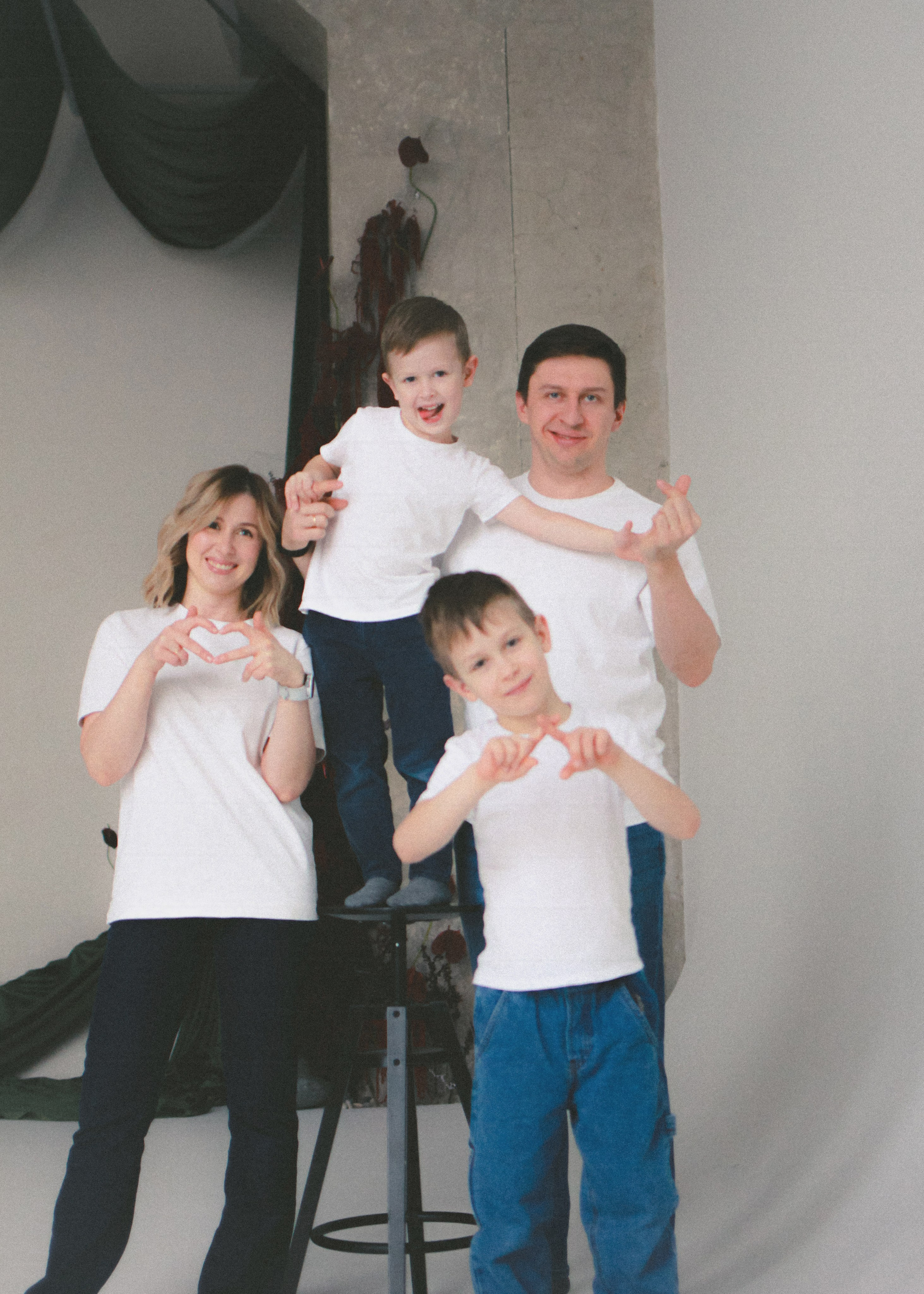 Дима, Катя и Миша с Сашей. Александра Крашевская. Портретный фотограф в Москве и Санкт-Петербурге