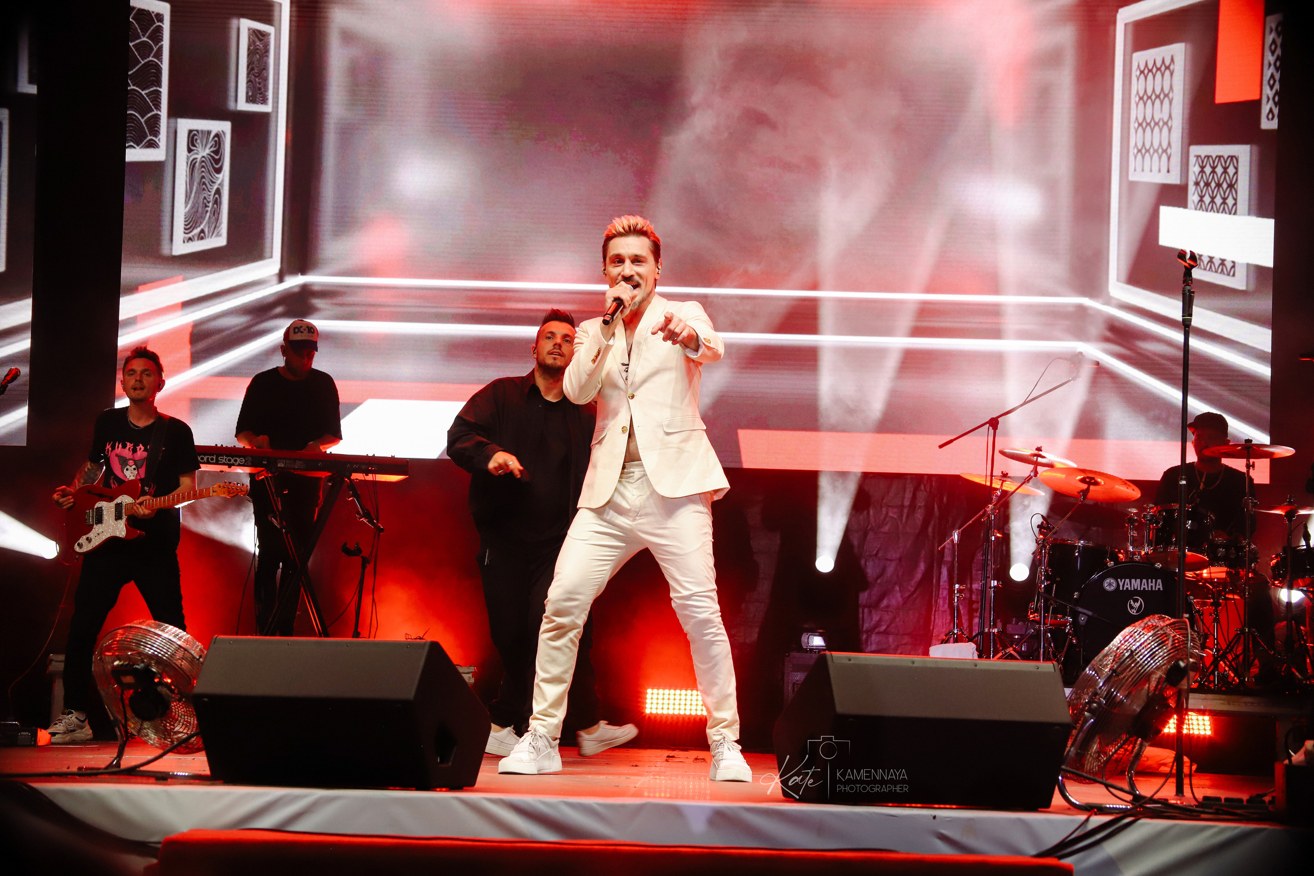 Дима Билан и Ирина Нельсон. День города Выборга. 20.08.2022. Фотограф Екатерина Каменная. Санкт-Петербург