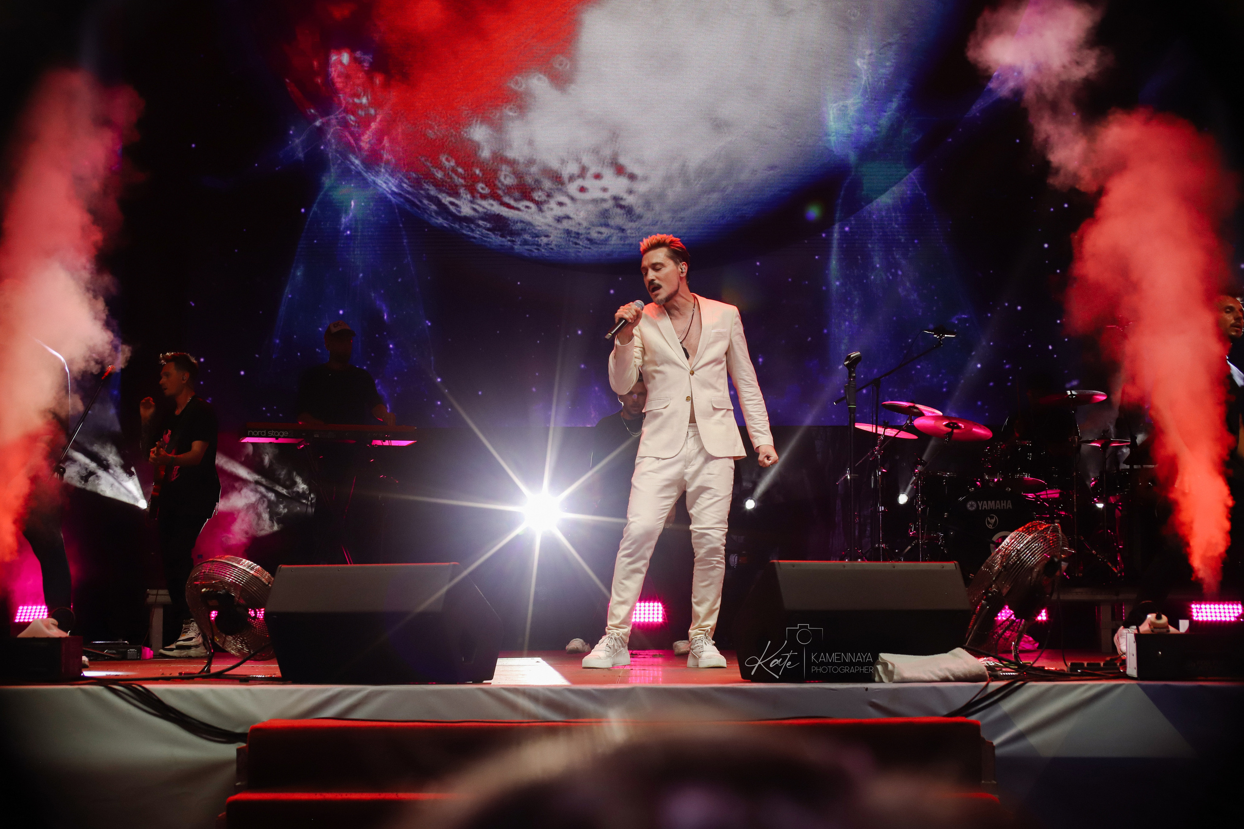 Дима Билан и Ирина Нельсон. День города Выборга. 20.08.2022. Фотограф Екатерина Каменная. Санкт-Петербург