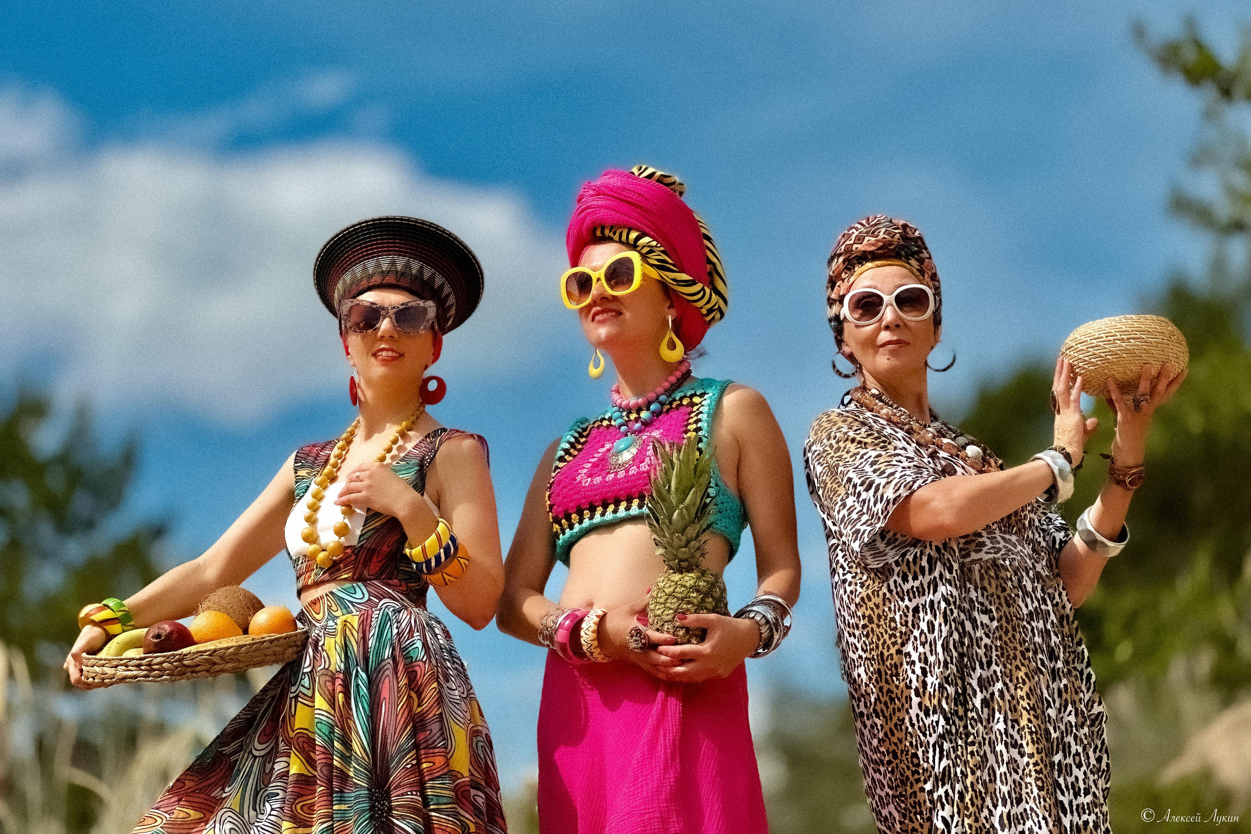 Яркая женская фотосессия на пляже в СПб.