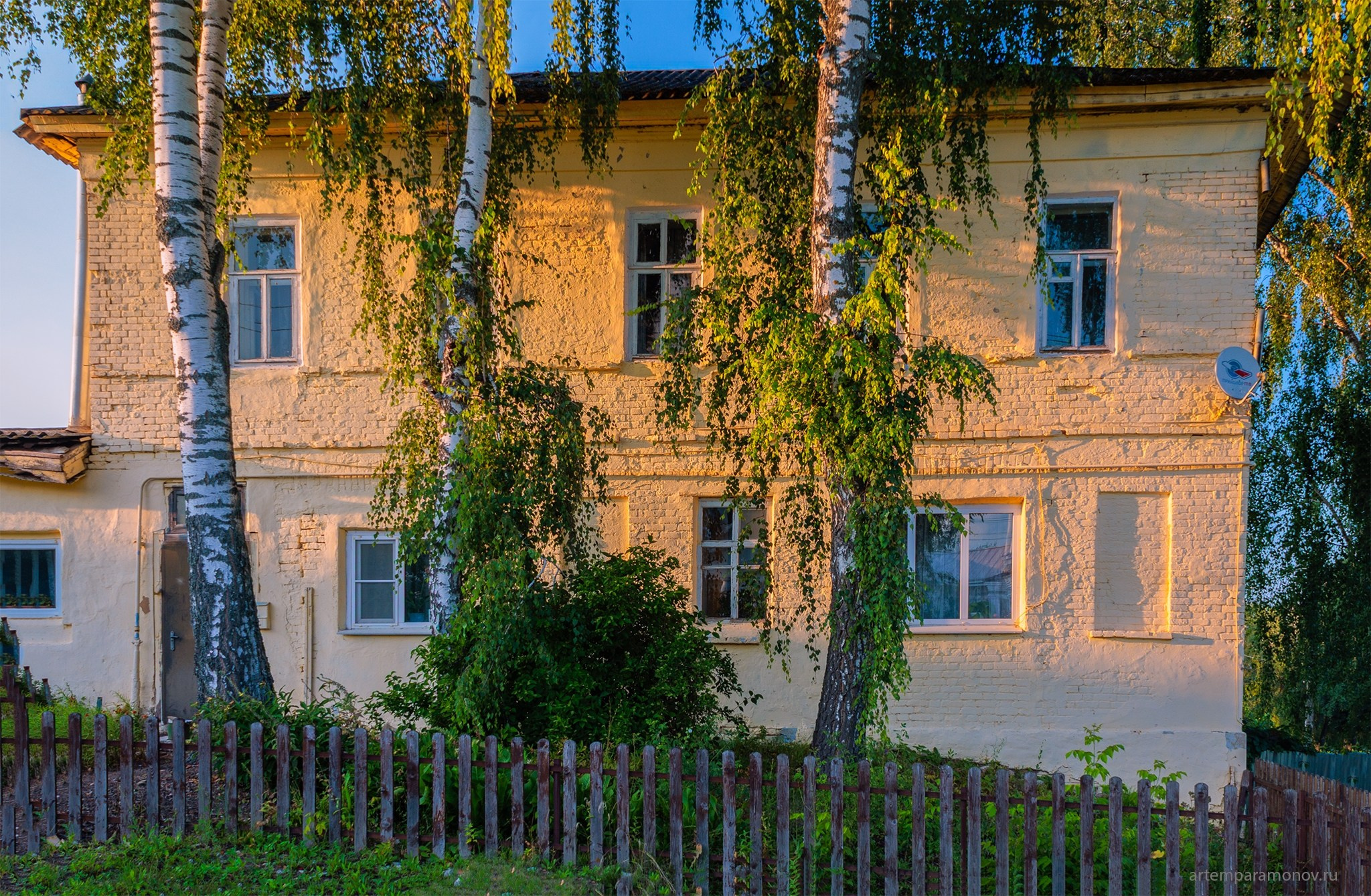 В лучах заката. Крапивна. Фотограф Артём Парамонов