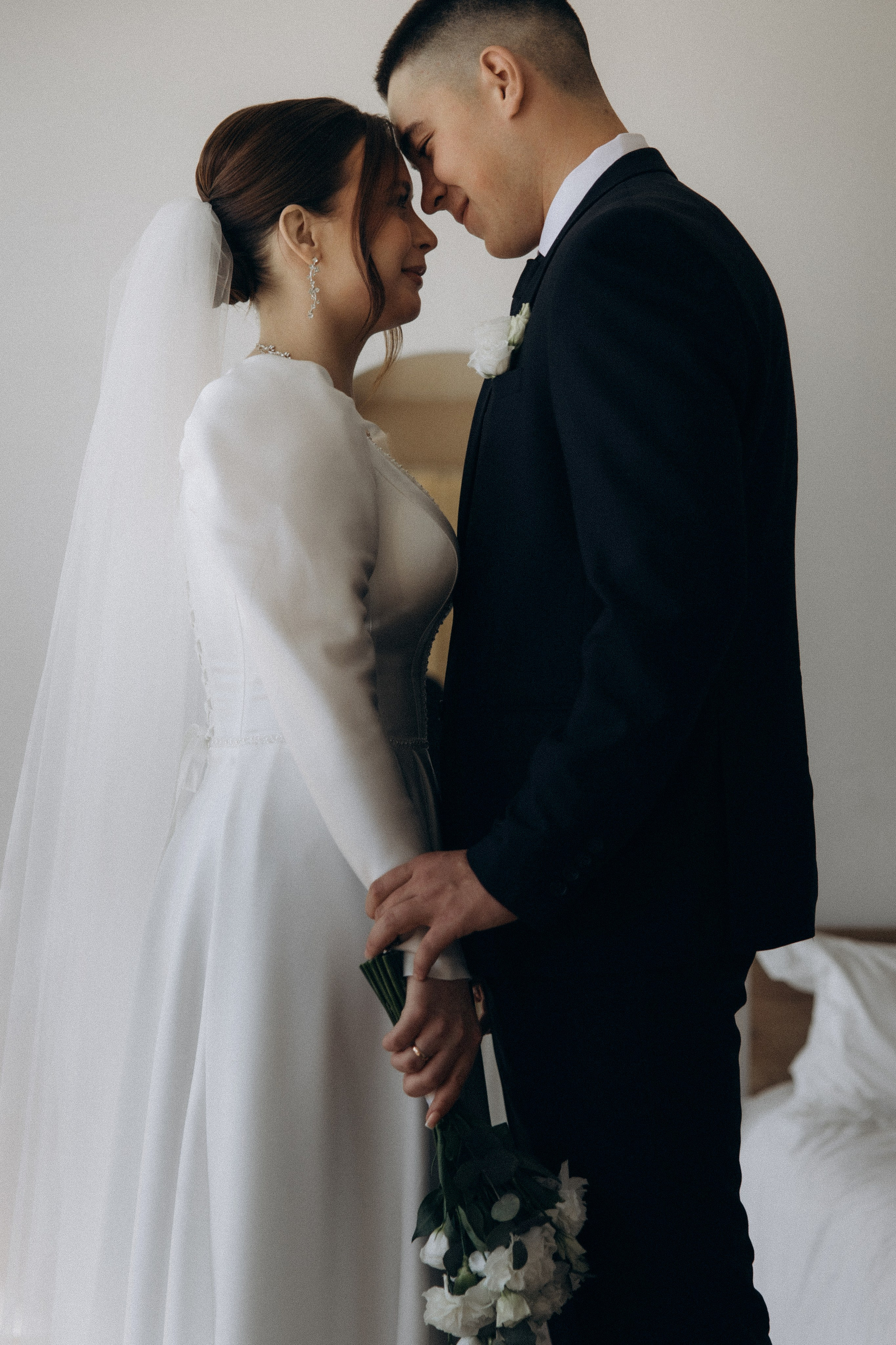 Свадебная фотосессия в фотостудии Пензы для Виктории и Михаила