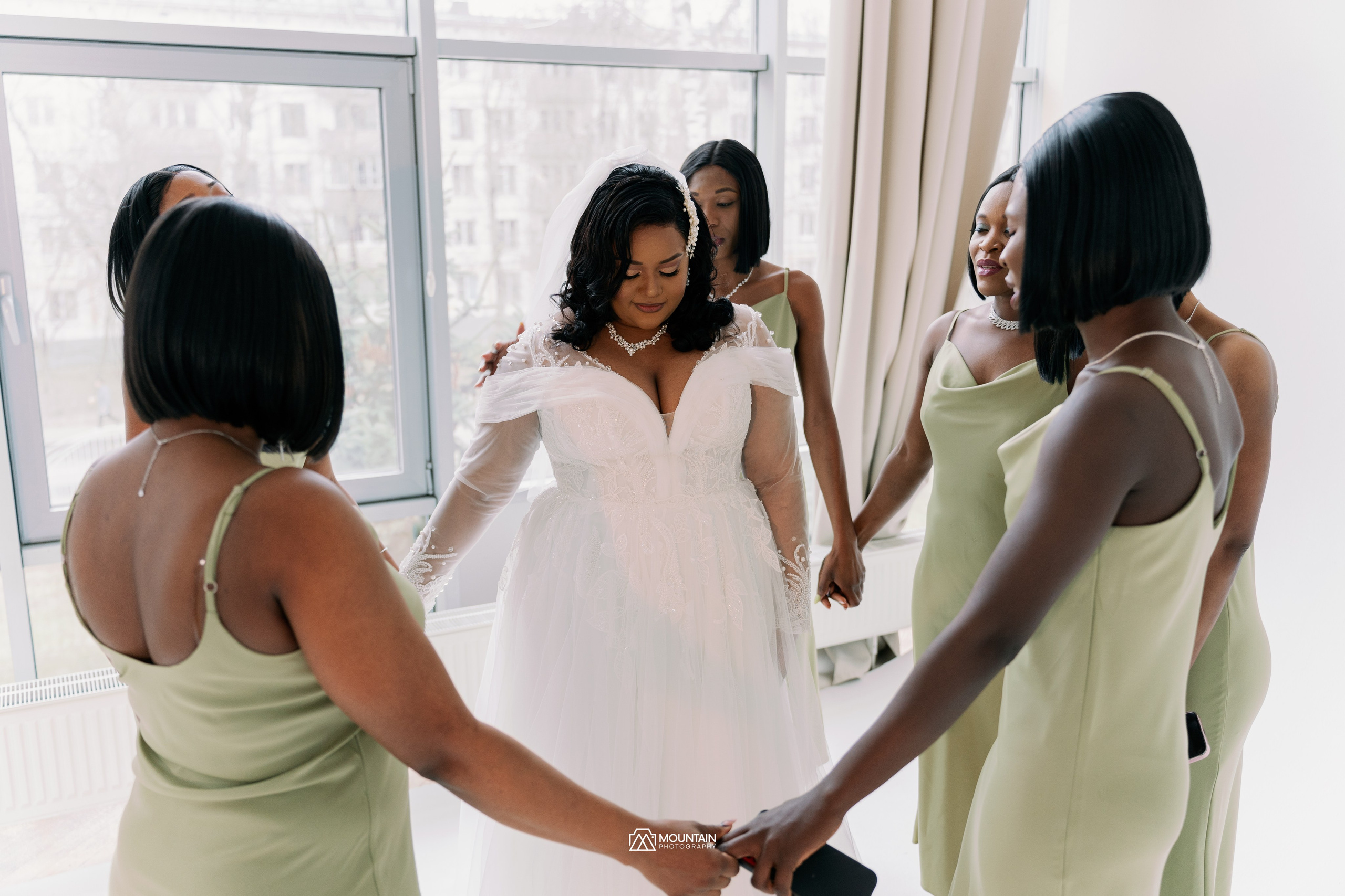 Cletus And Karabo. Я занимаюсь событийной, свадебной, товарной, студийной… фотографией