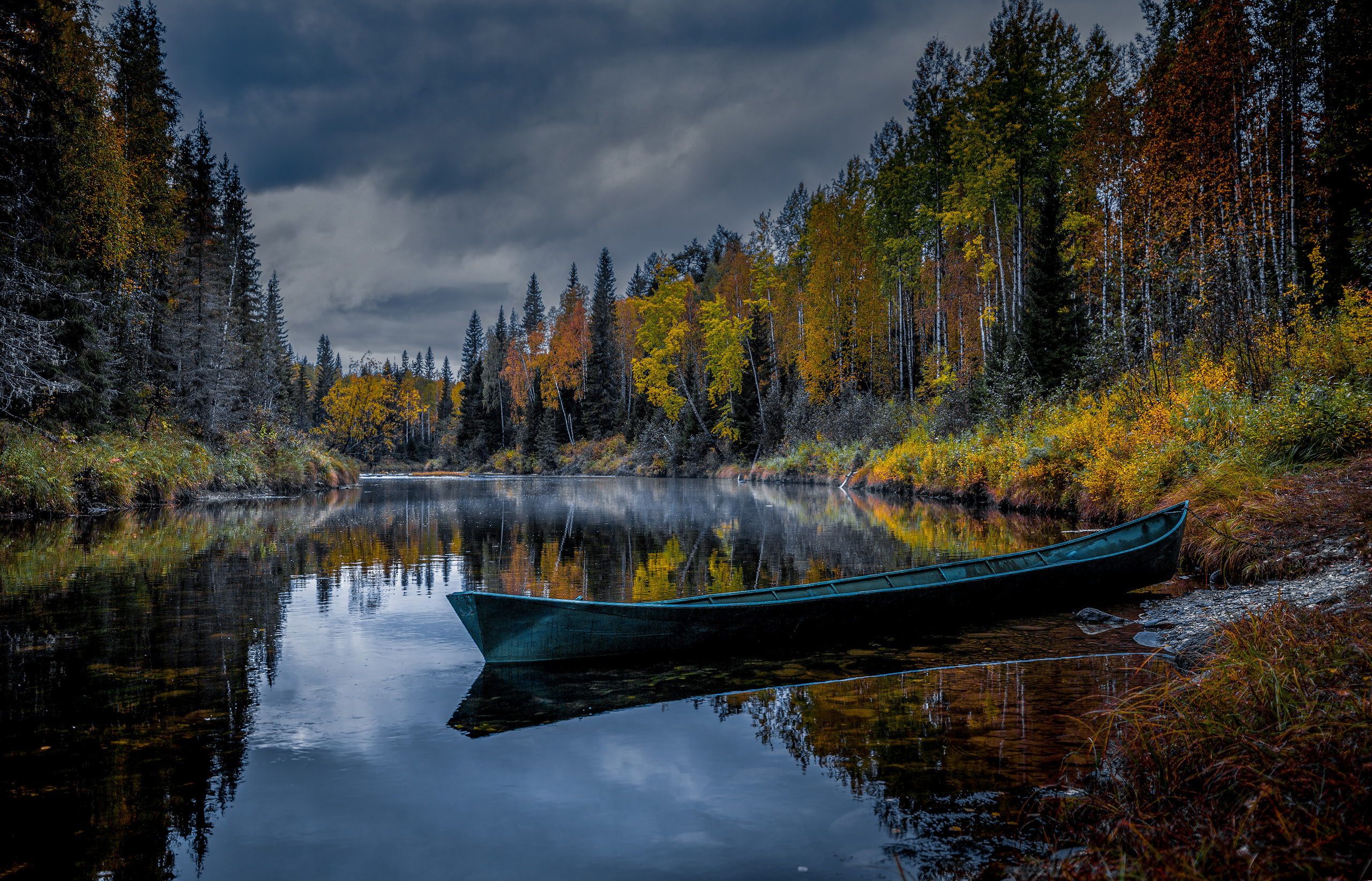 лодка на реке