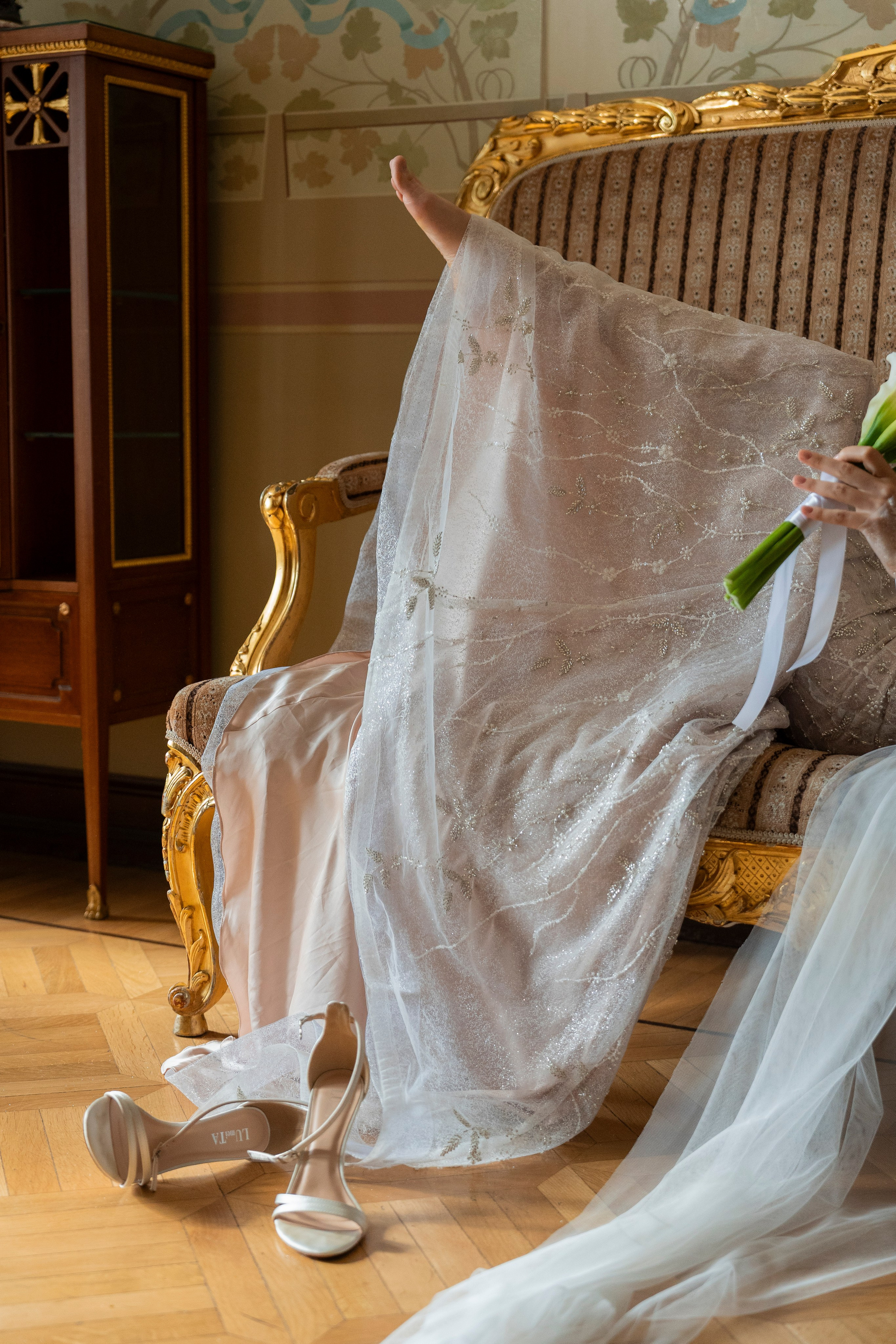 Свадебная фотосессия в отеле Метрополь. Свадебный фотограф в Москве Анна Полушина