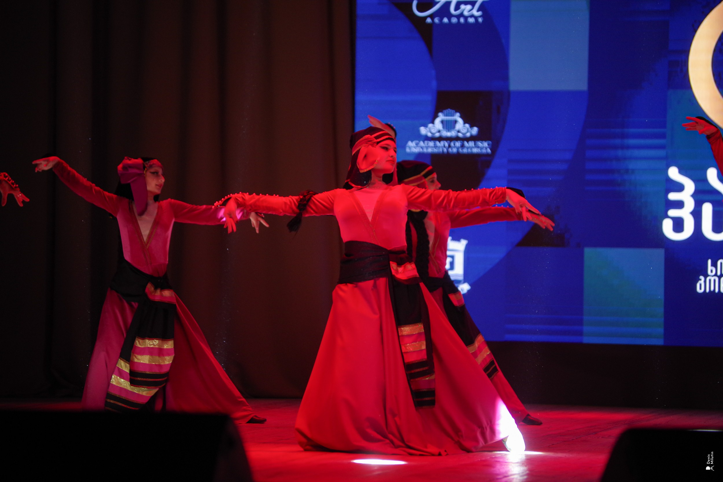 Танцы в Хоби. Портретный фотограф Денис Милютин