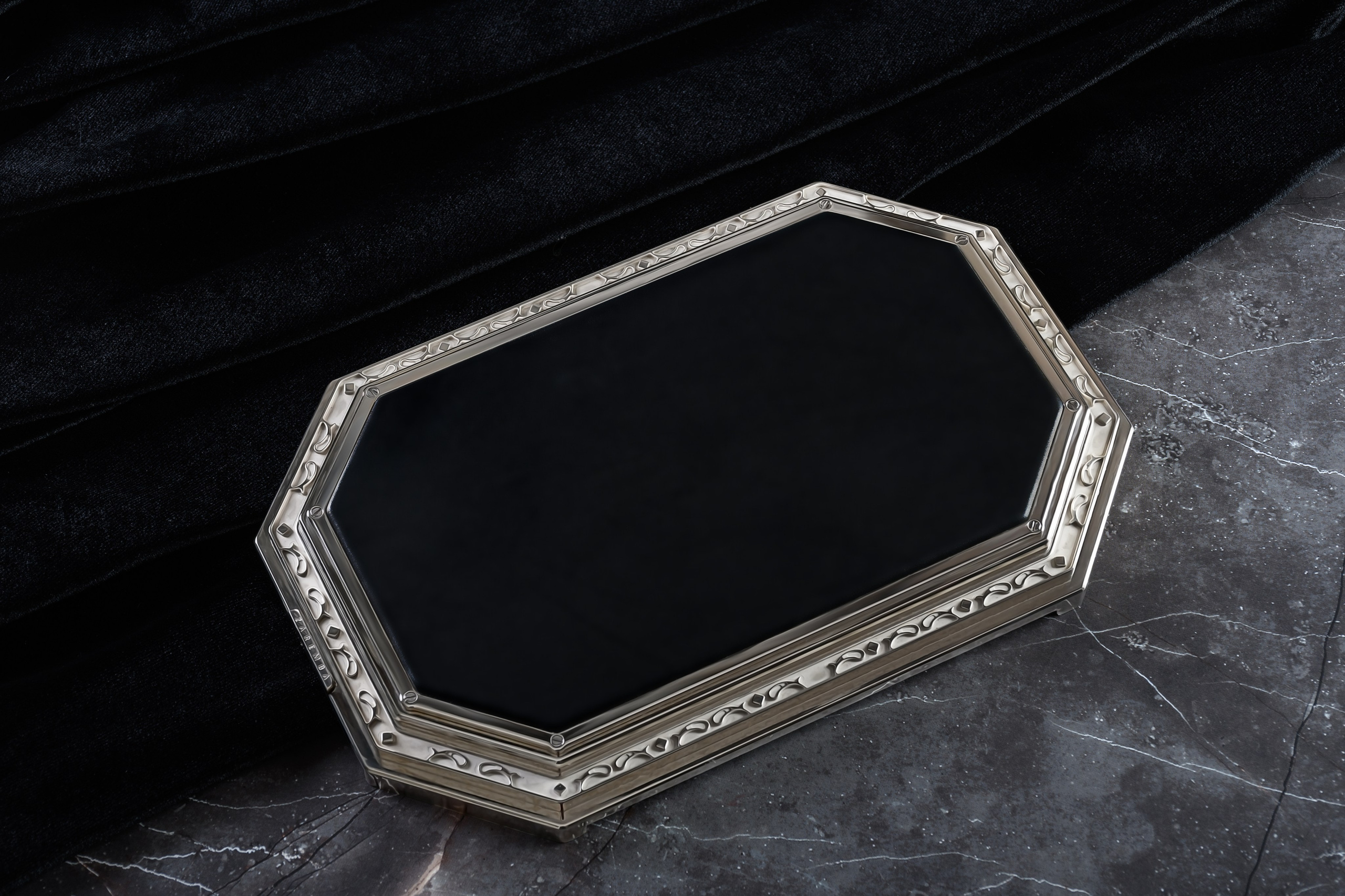 Съёмка беспроводных элитных зарядных. Предметный, рекламный, ювелирный фотограф в Москве