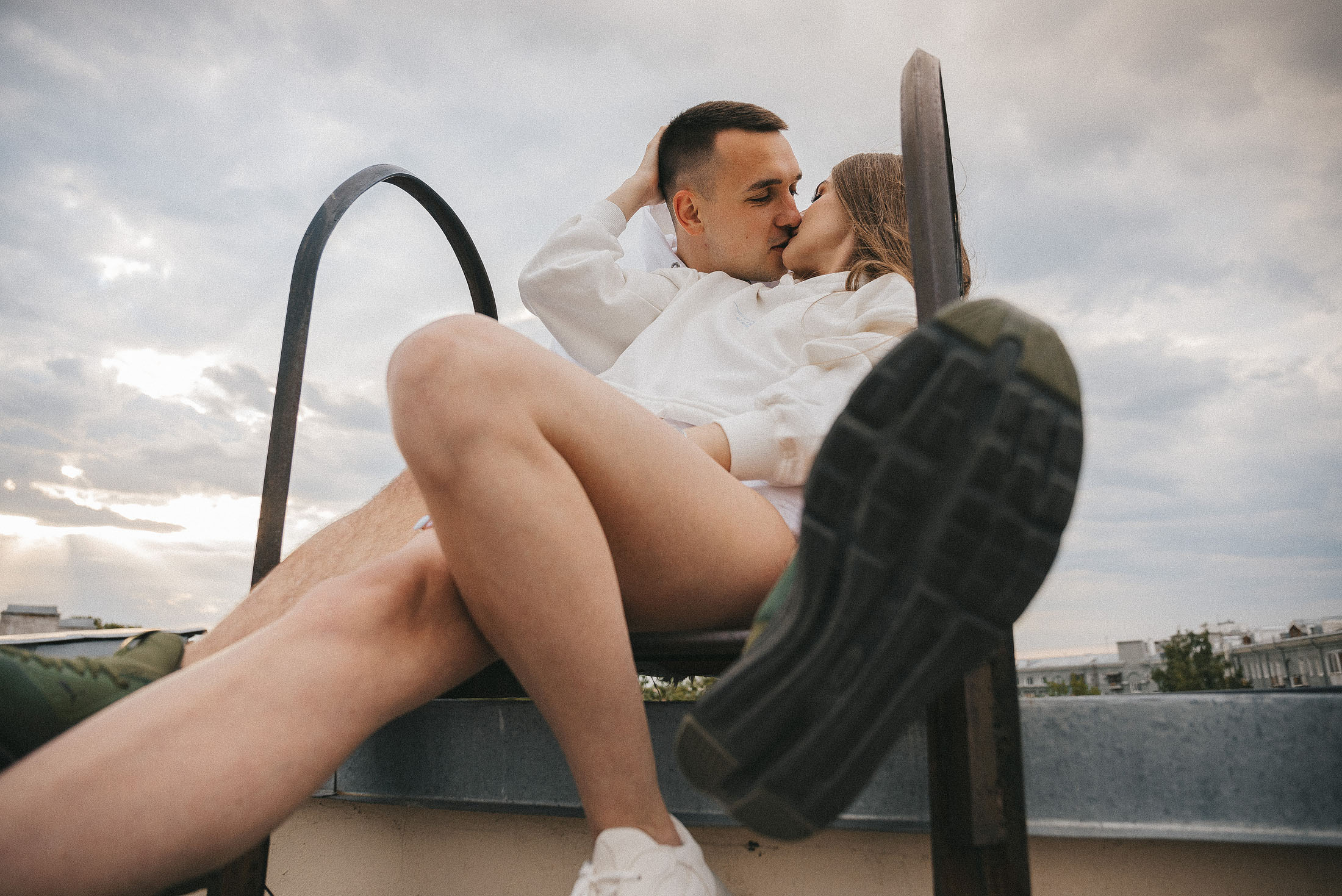 Love Story в Екатеринбурге на крыше. Свадебный фотограф в Екатеринбурге Илья Корсаков