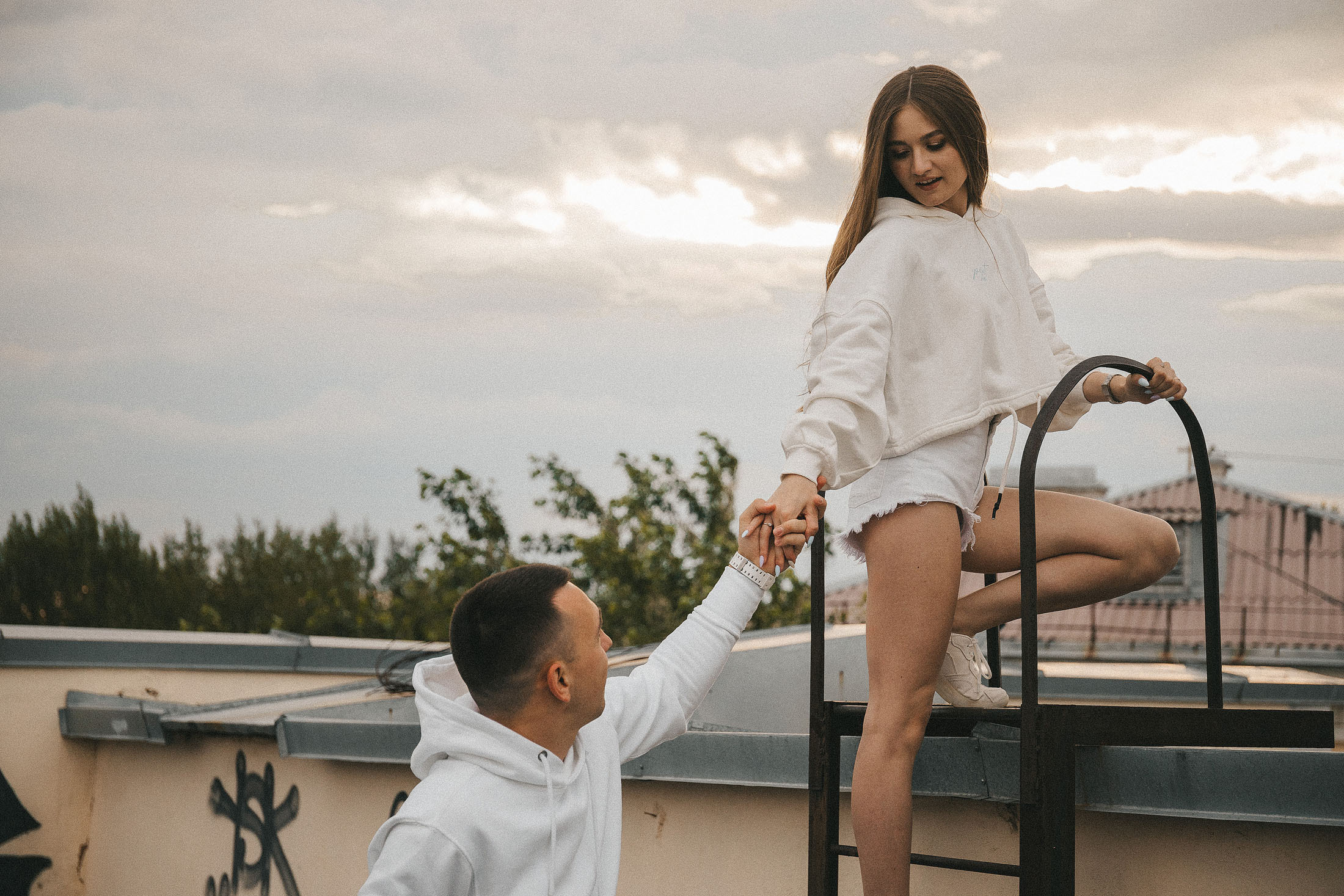 Love Story в Екатеринбурге на крыше. Свадебный фотограф в Екатеринбурге Илья Корсаков